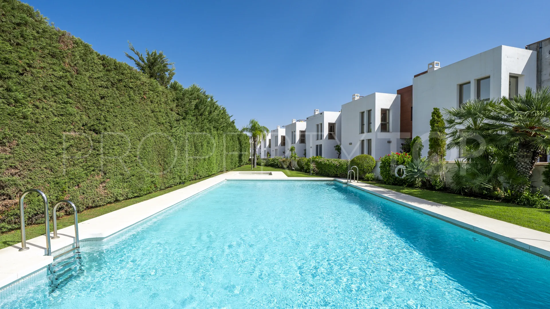 For sale Paraiso Alto town house with 3 bedrooms