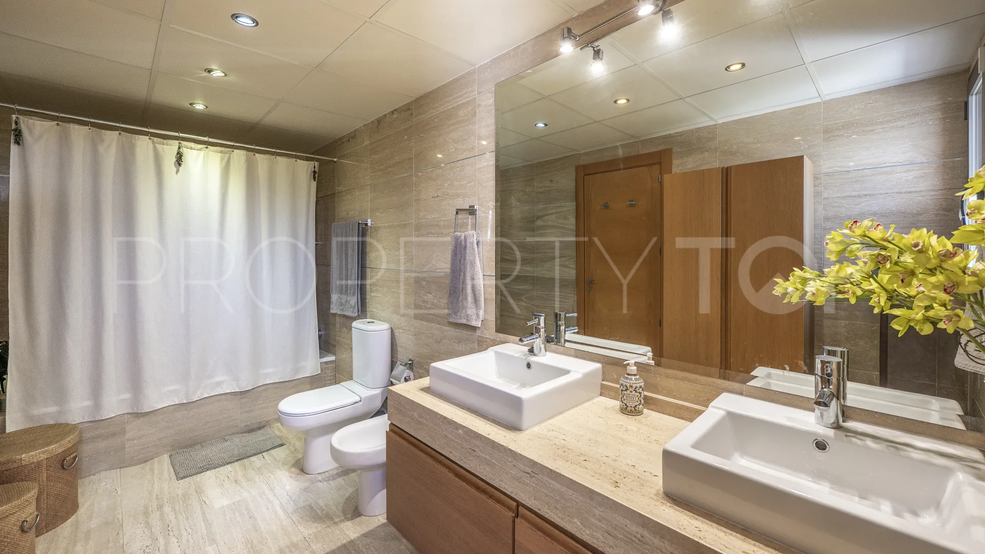 For sale Paraiso Alto town house with 3 bedrooms