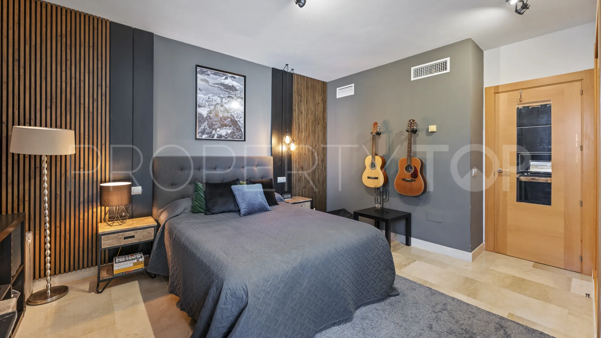 For sale Paraiso Alto town house with 3 bedrooms