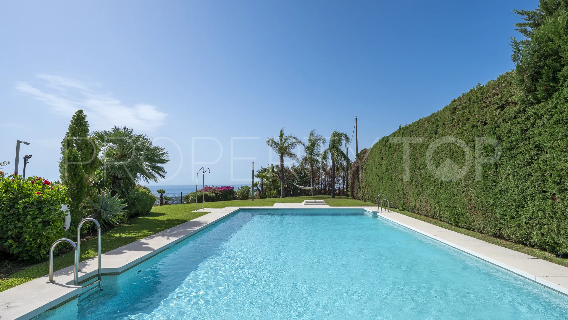 For sale Paraiso Alto town house with 3 bedrooms