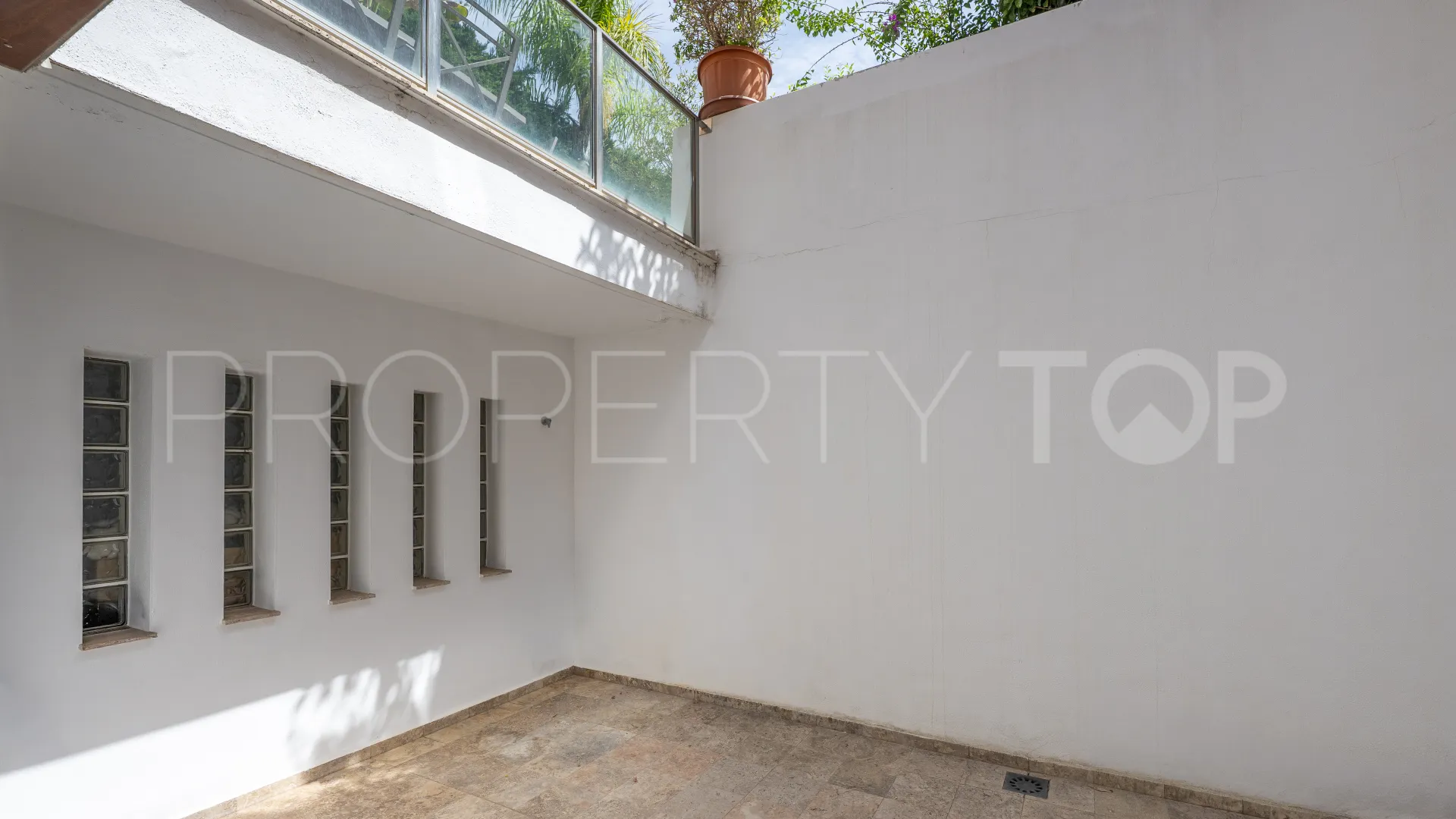 For sale Paraiso Alto town house with 3 bedrooms