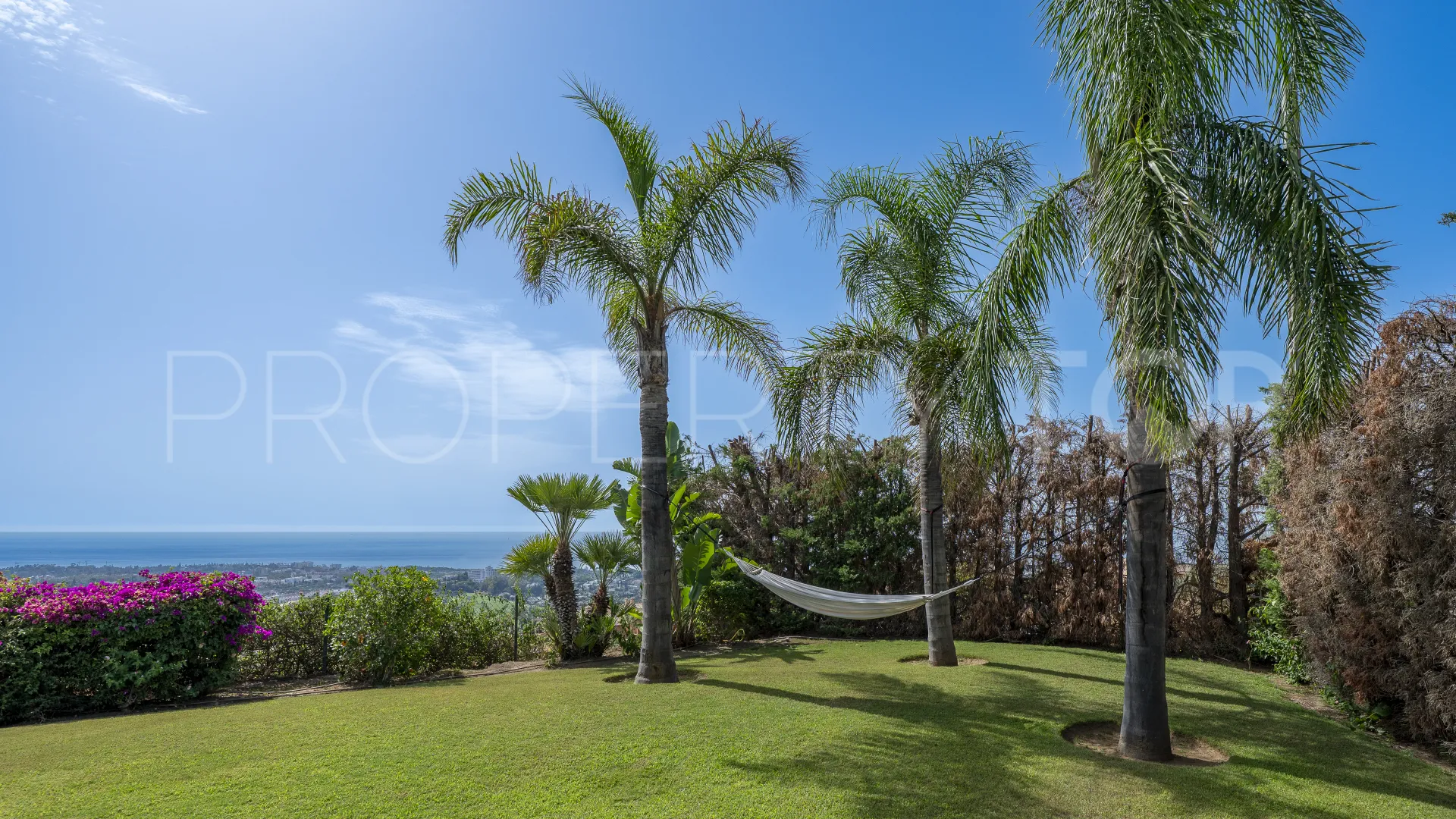 For sale Paraiso Alto town house with 3 bedrooms