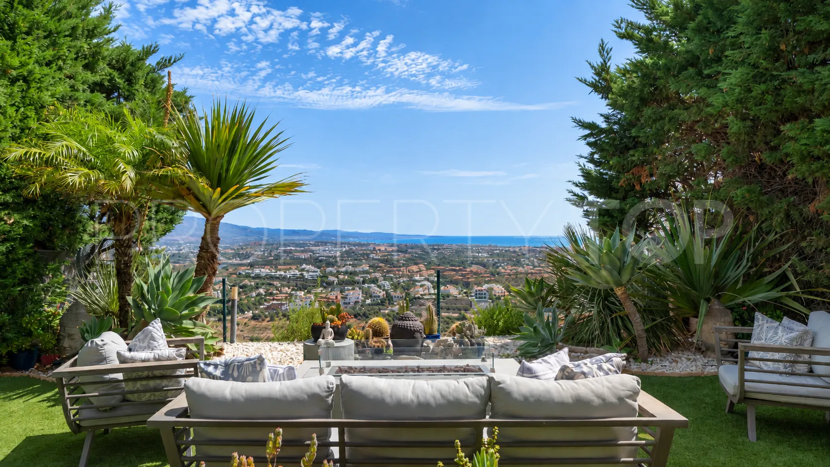 For sale Paraiso Alto town house with 3 bedrooms