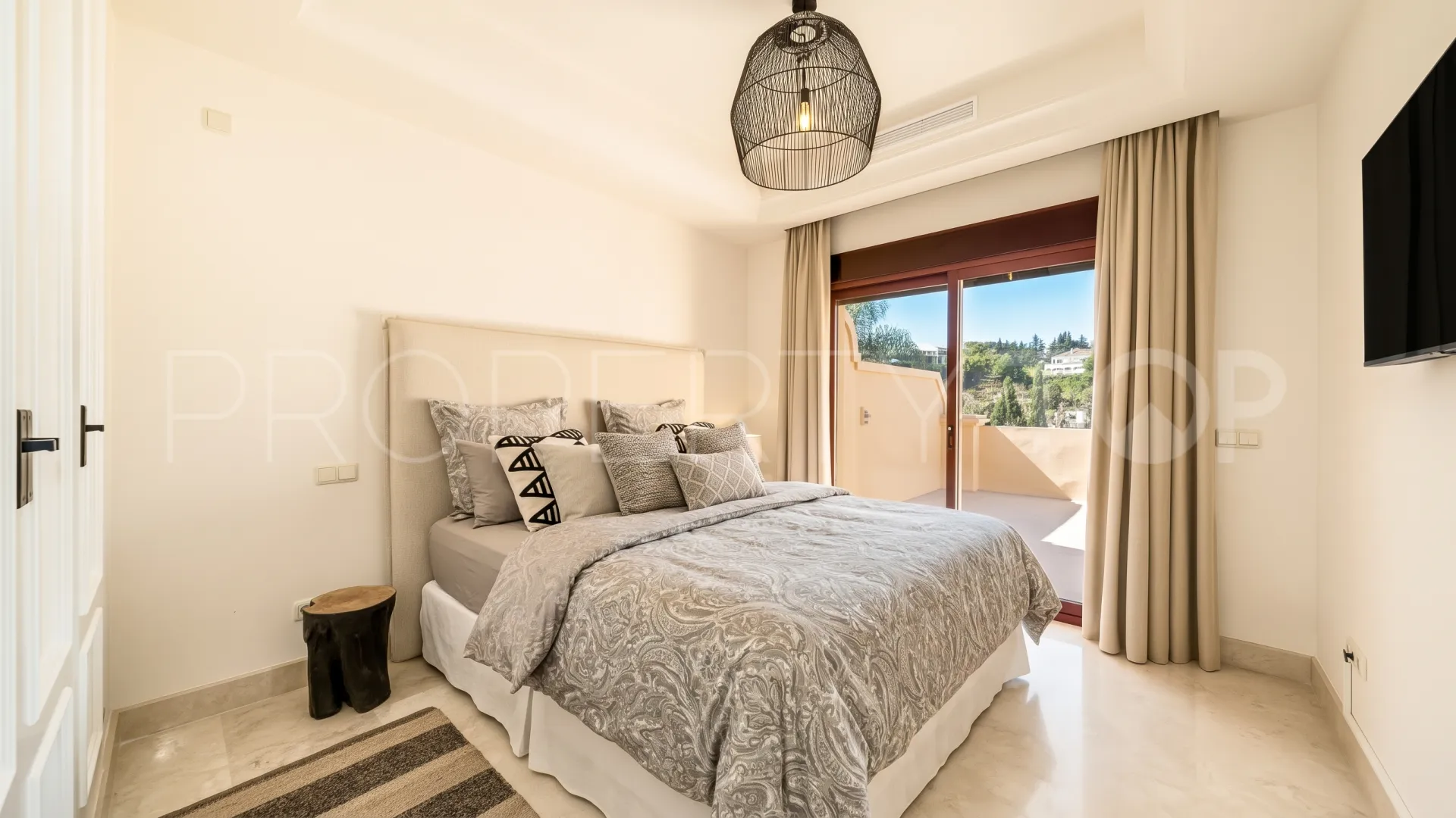 Semi detached house for sale in Nueva Andalucia