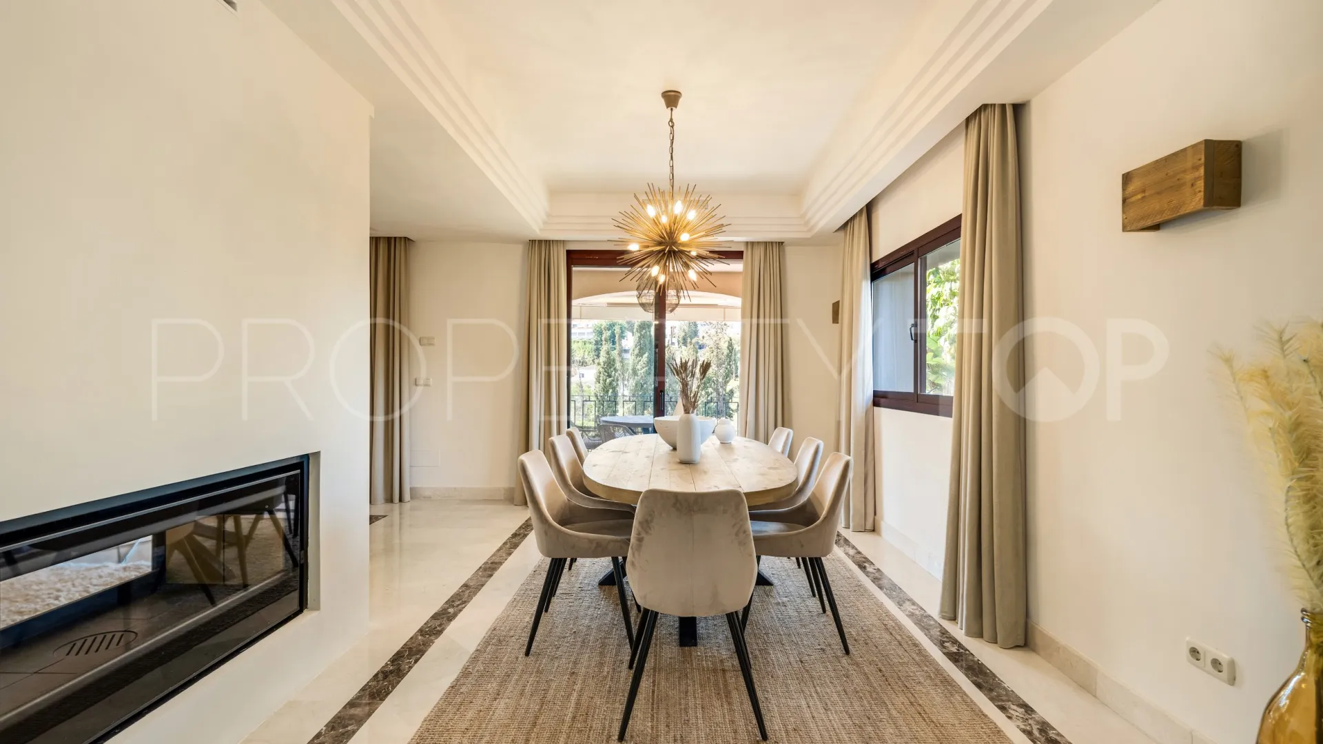 Semi detached house for sale in Nueva Andalucia