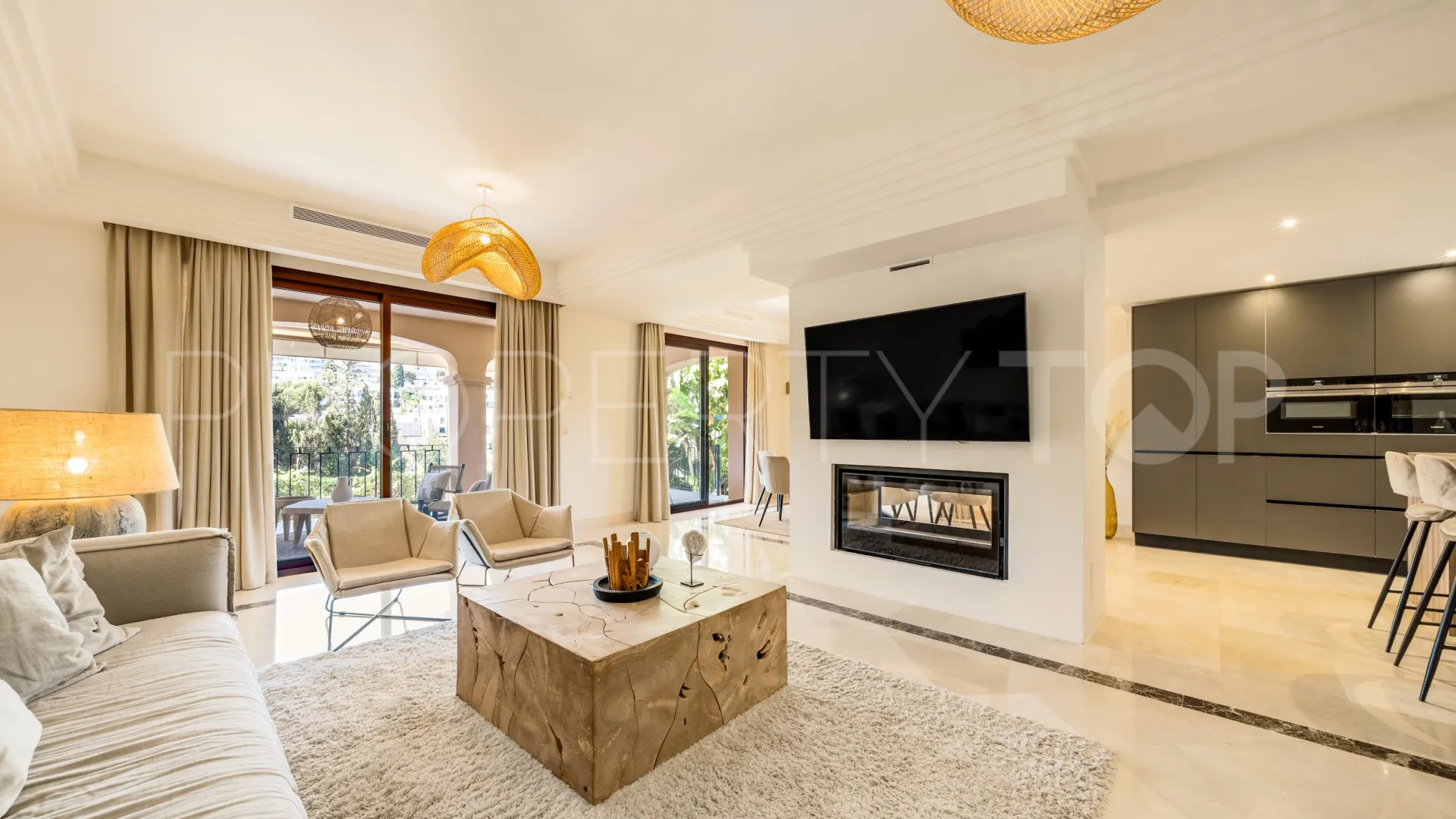 Semi detached house for sale in Nueva Andalucia