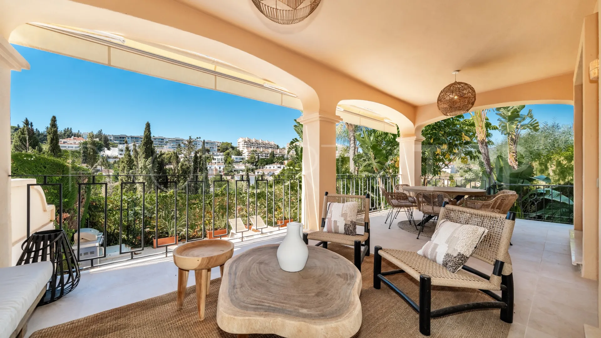 Semi detached house for sale in Nueva Andalucia