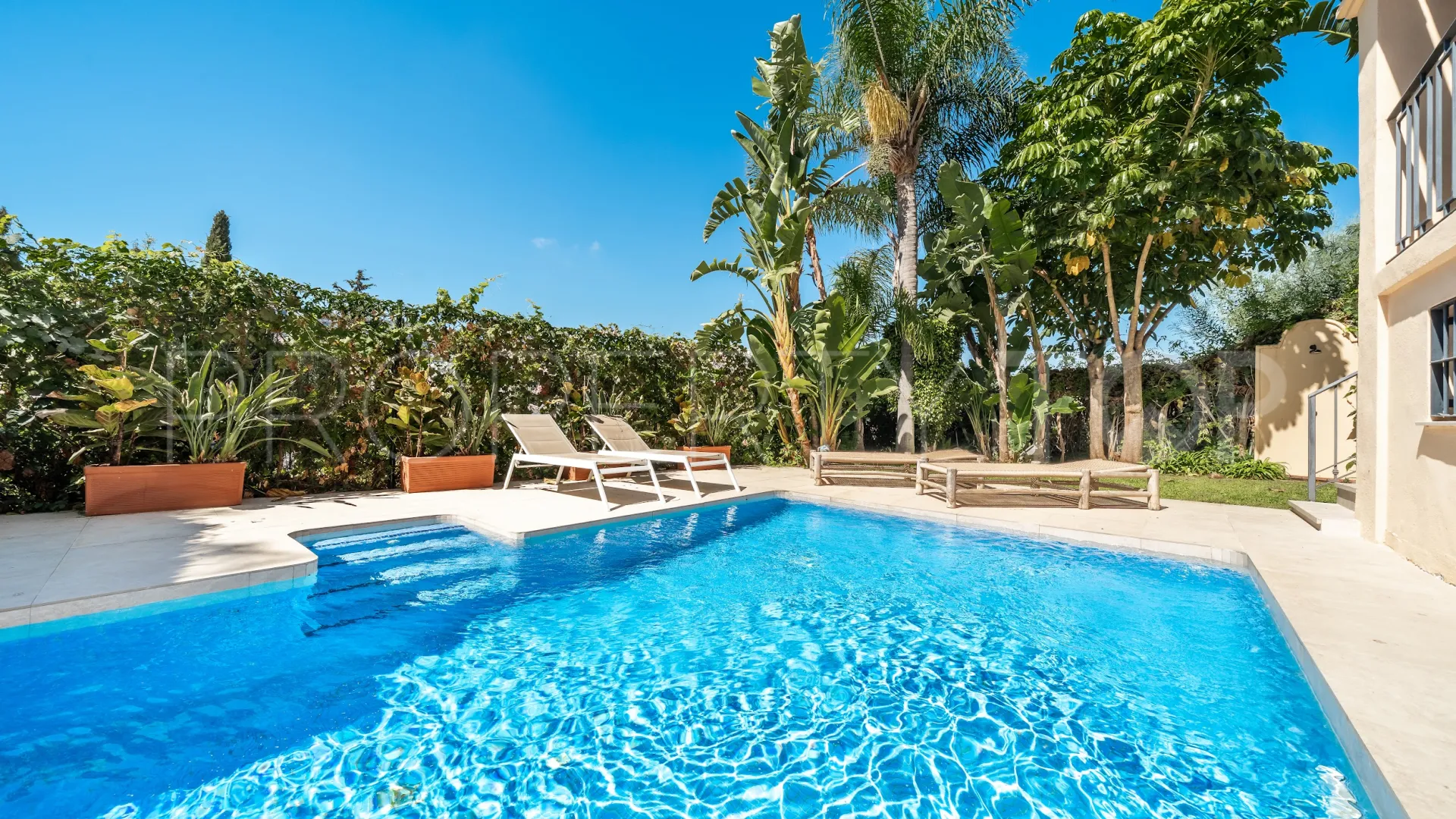 Semi detached house for sale in Nueva Andalucia