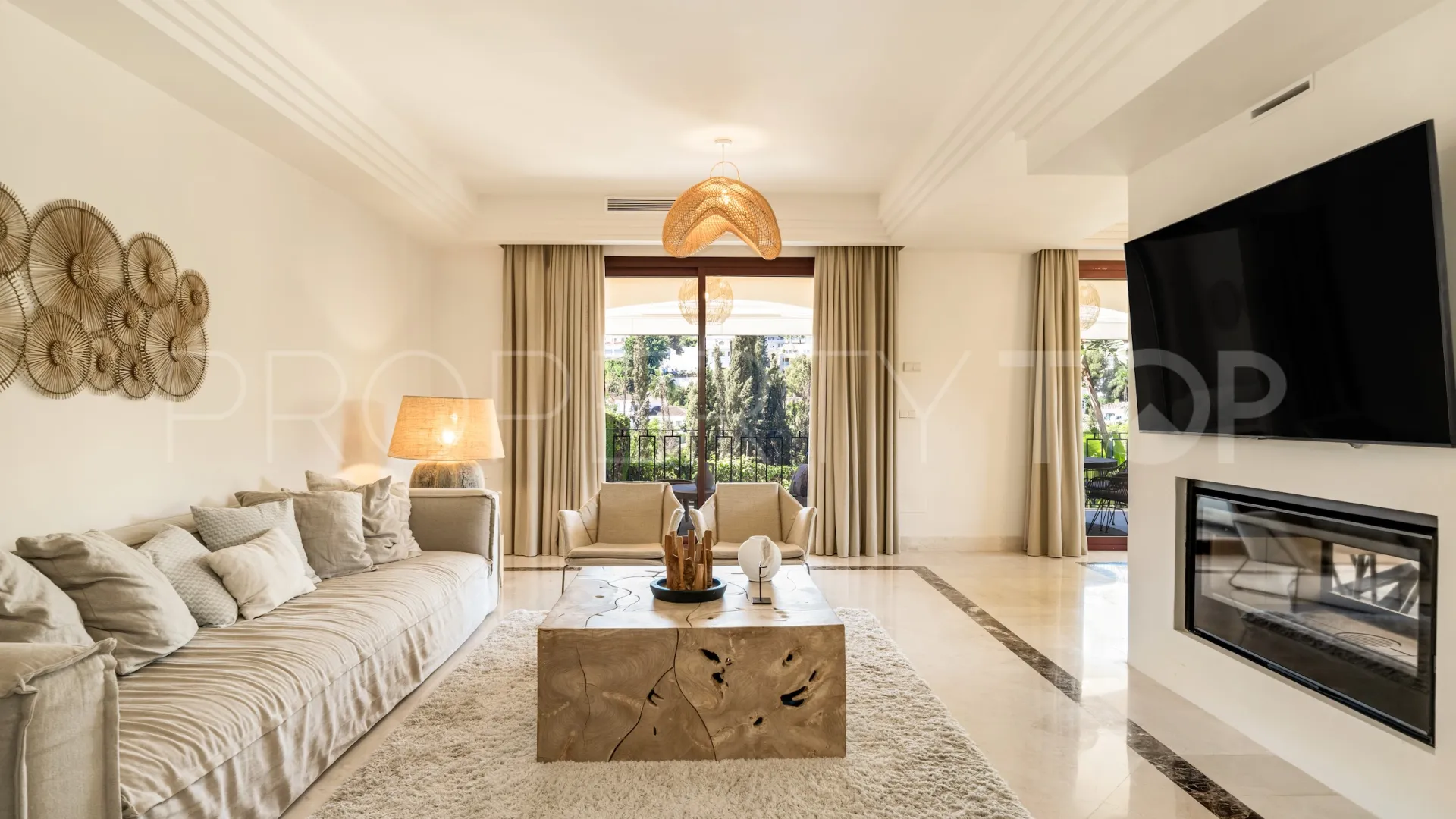 Semi detached house for sale in Nueva Andalucia