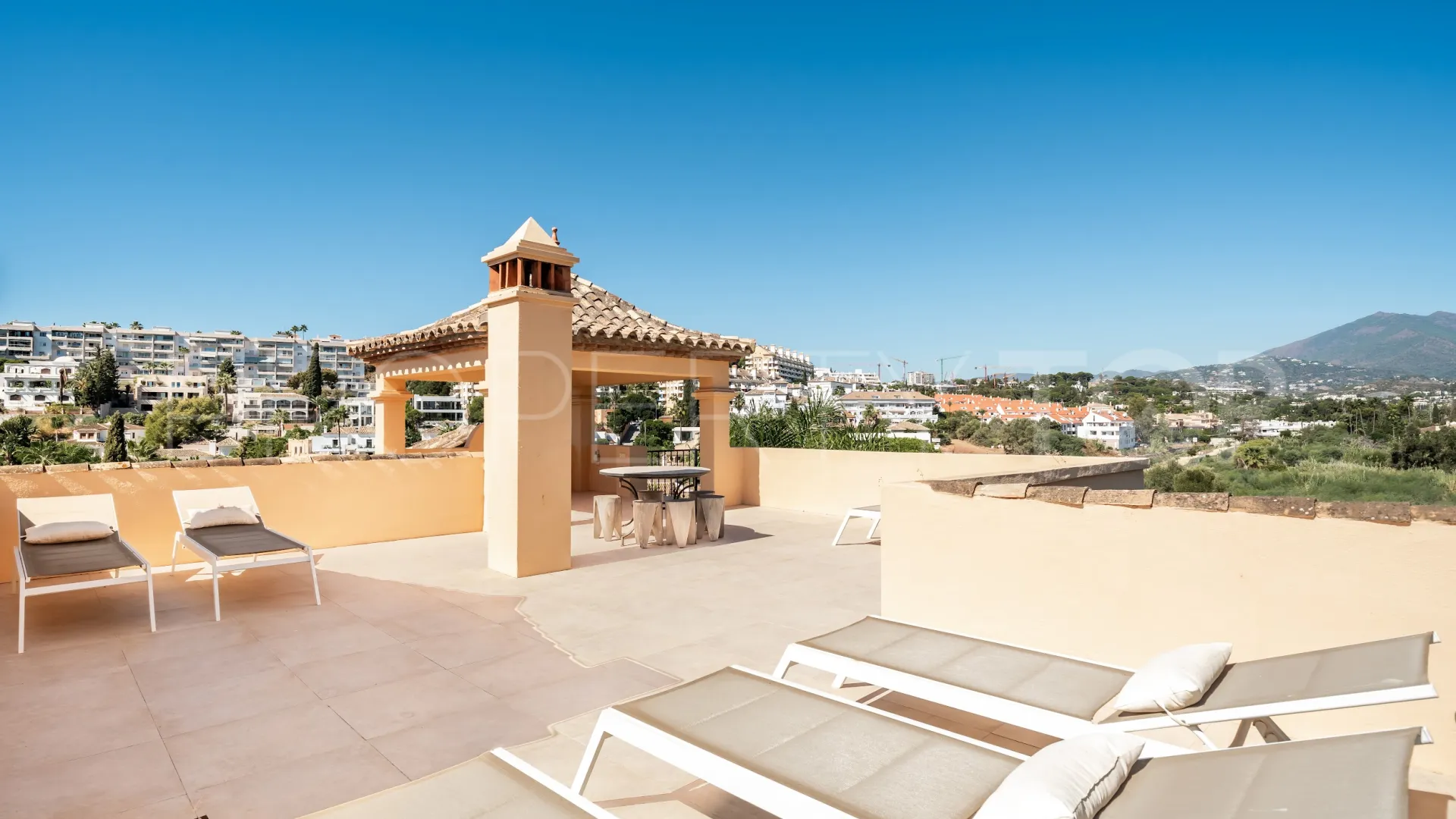 Semi detached house for sale in Nueva Andalucia