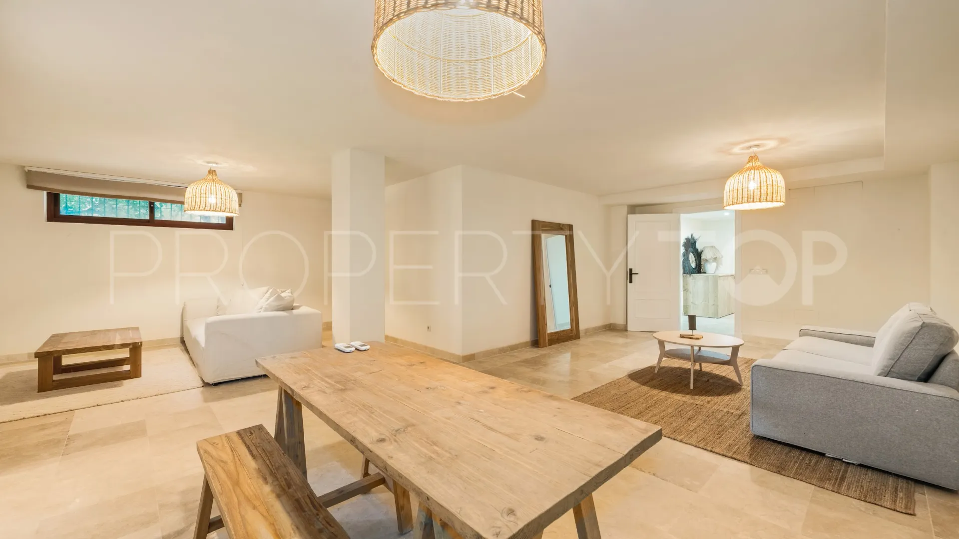 Semi detached house for sale in Nueva Andalucia