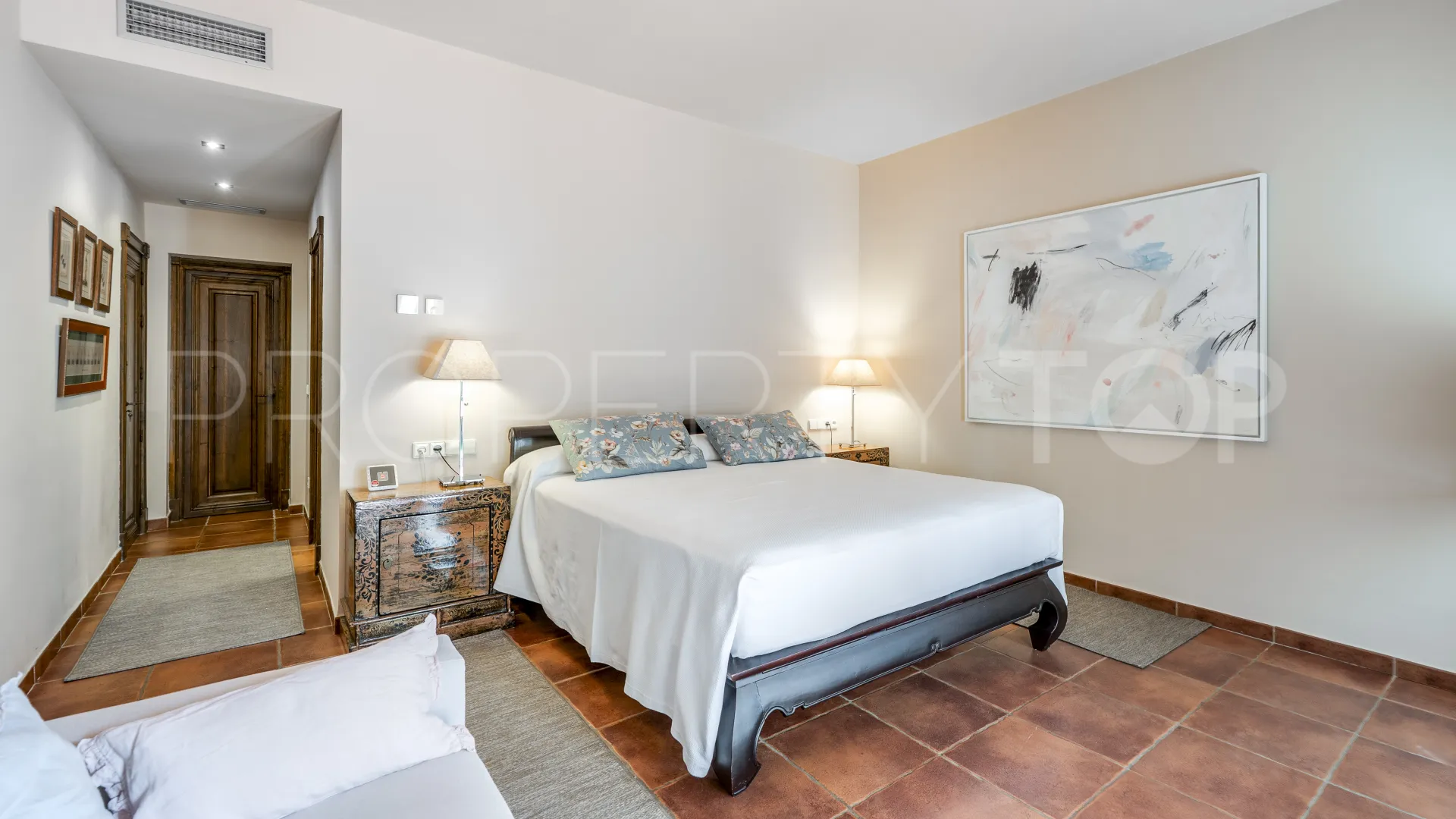 8 bedrooms San Pedro Playa villa for sale