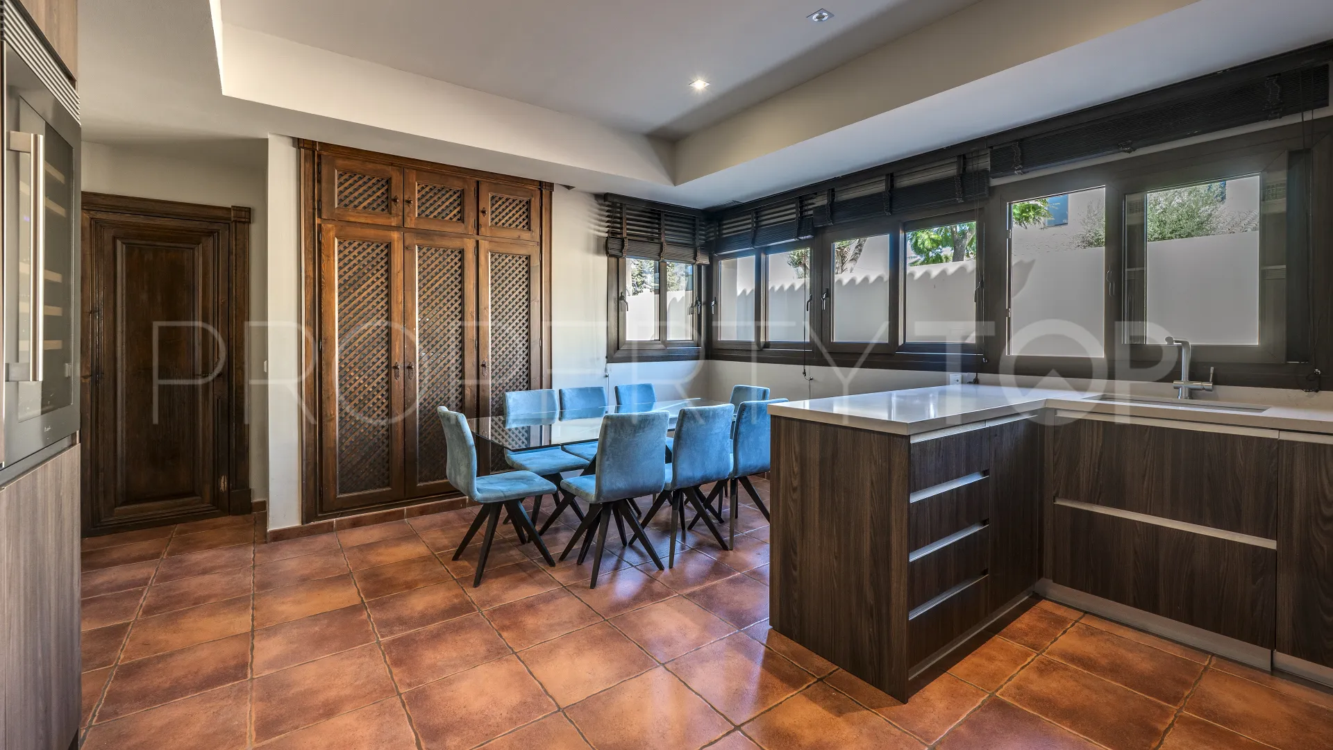 8 bedrooms San Pedro Playa villa for sale