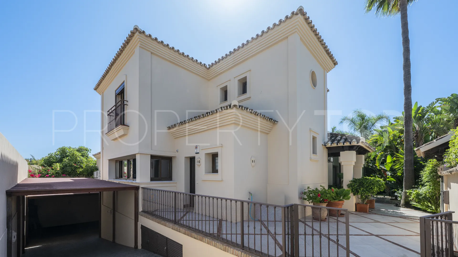 8 bedrooms San Pedro Playa villa for sale