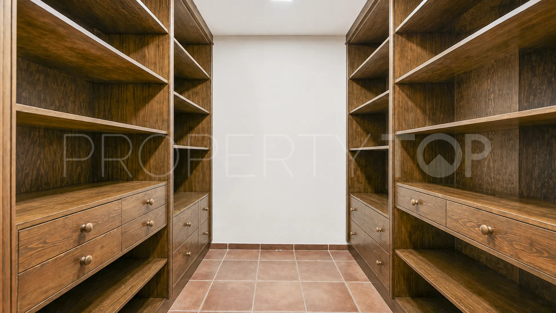 8 bedrooms San Pedro Playa villa for sale