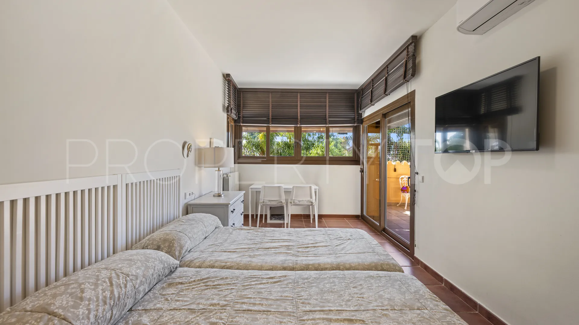 8 bedrooms San Pedro Playa villa for sale