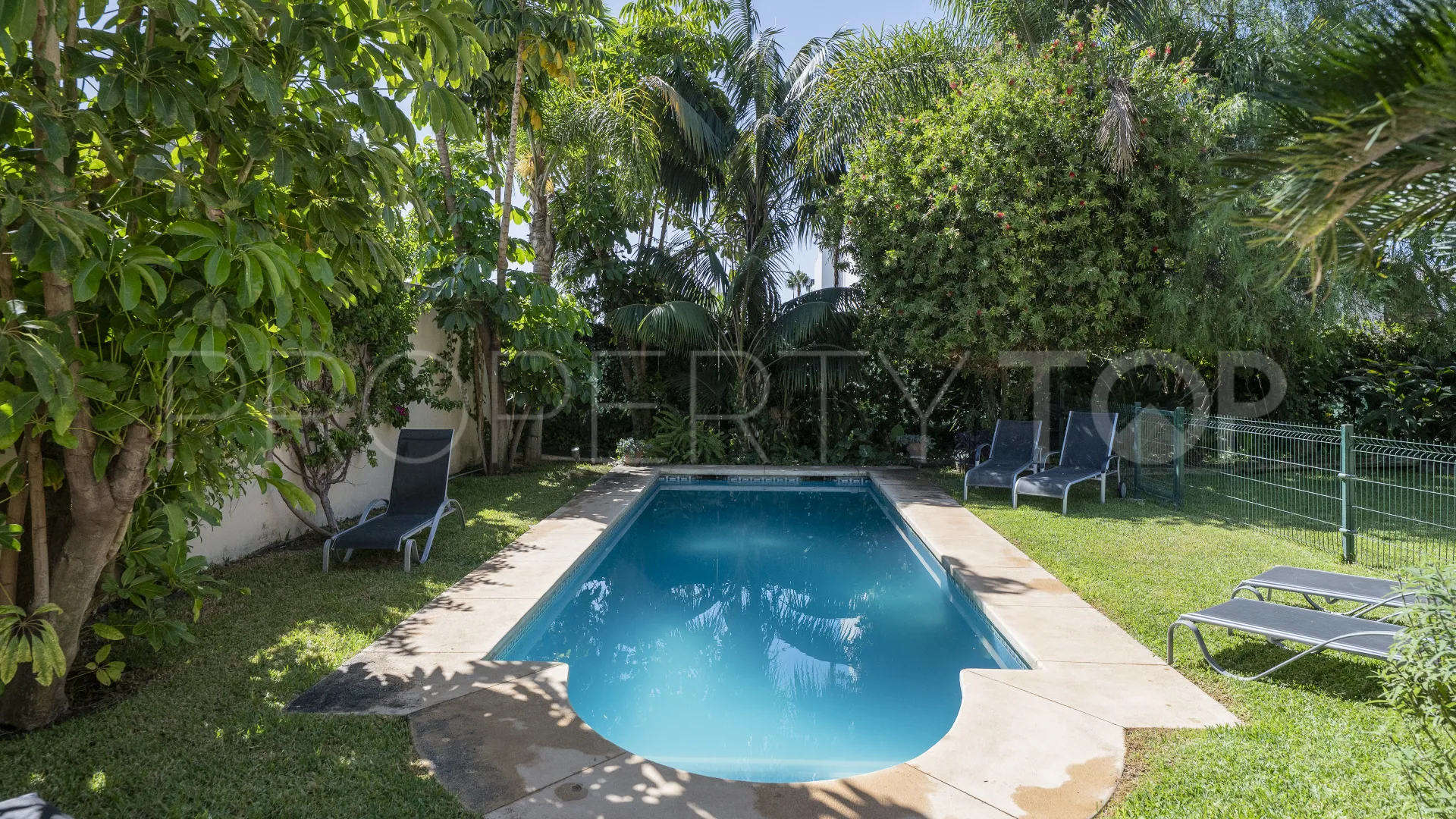 8 bedrooms San Pedro Playa villa for sale