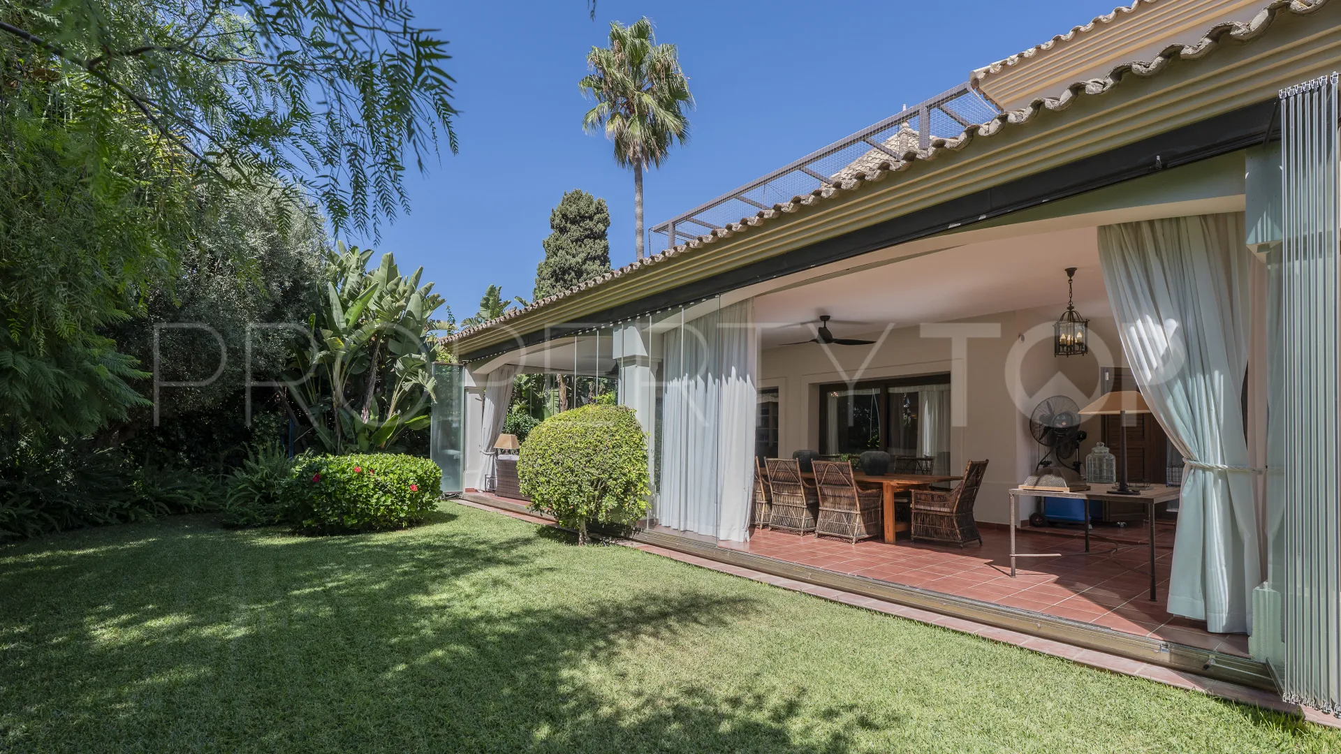 8 bedrooms San Pedro Playa villa for sale