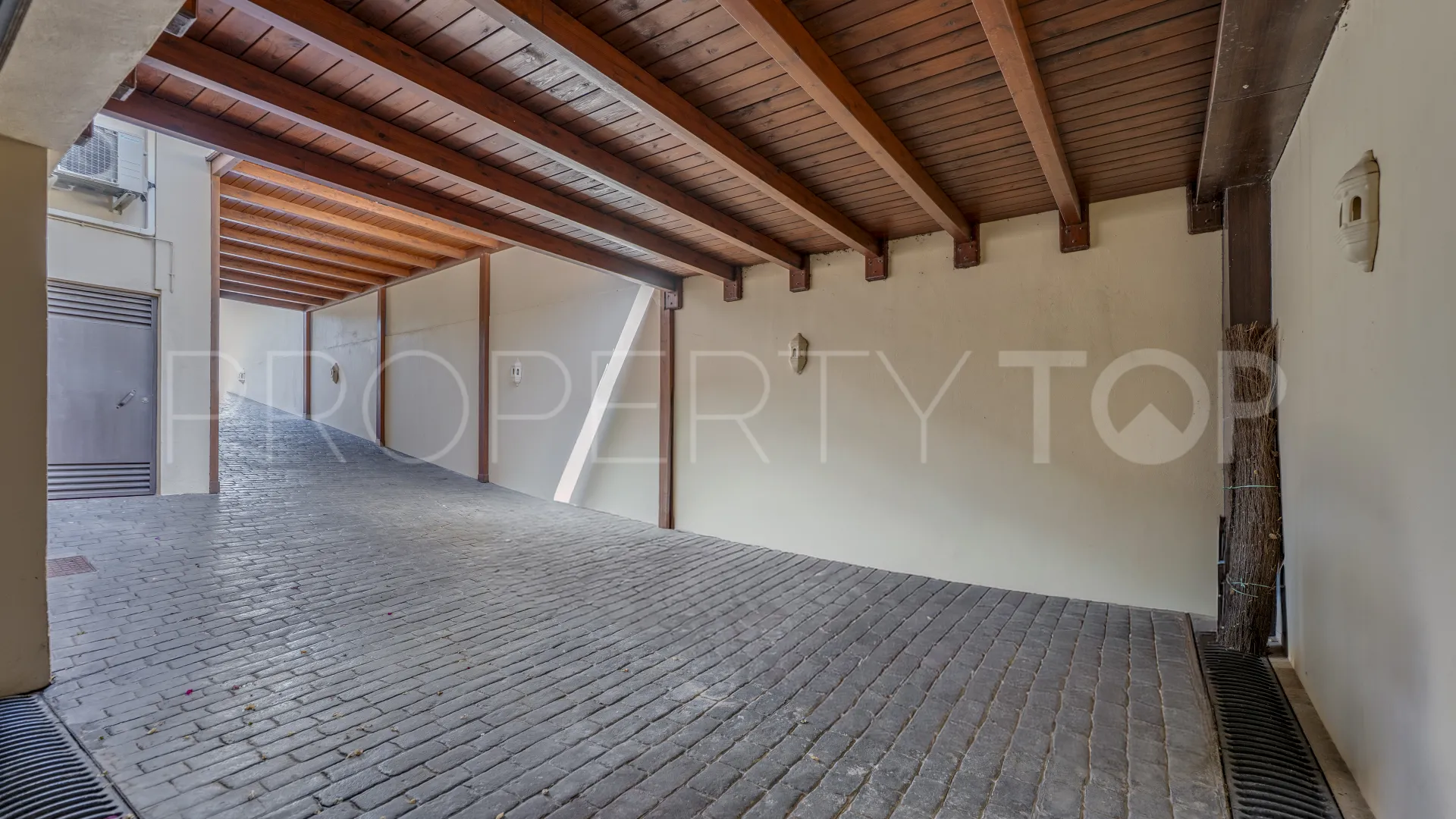 8 bedrooms San Pedro Playa villa for sale