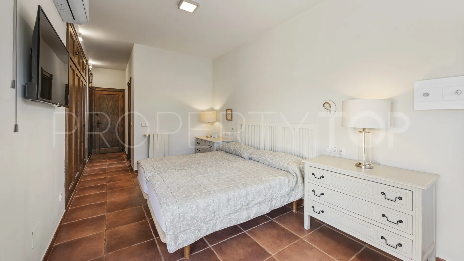 8 bedrooms San Pedro Playa villa for sale