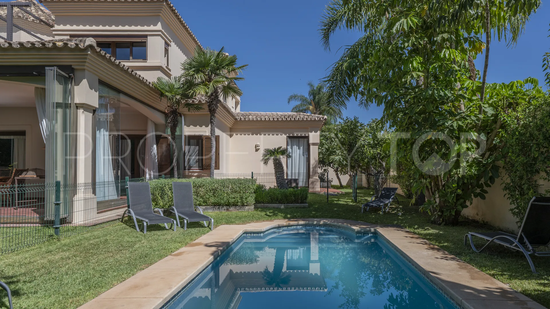 8 bedrooms San Pedro Playa villa for sale