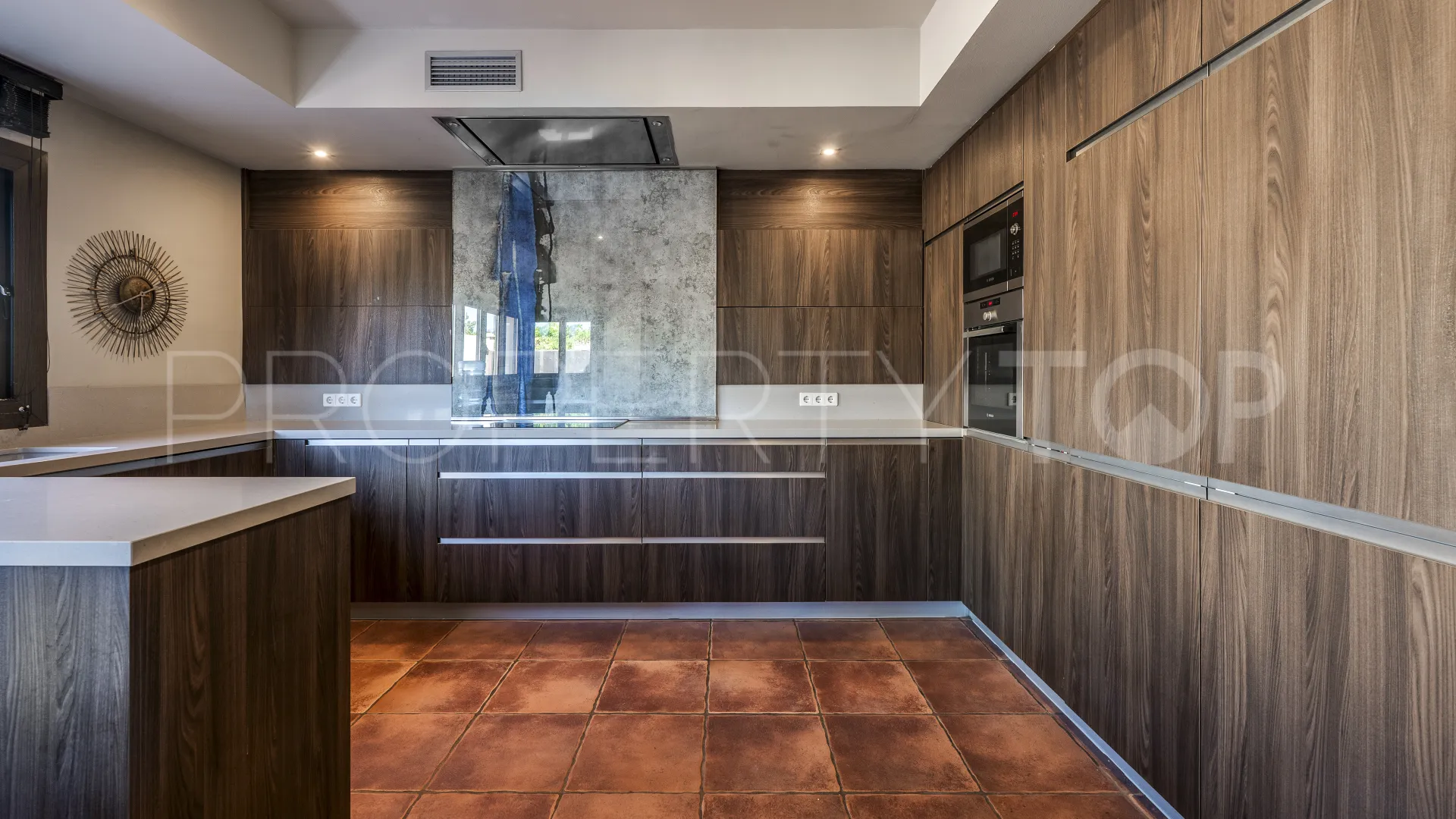 8 bedrooms San Pedro Playa villa for sale