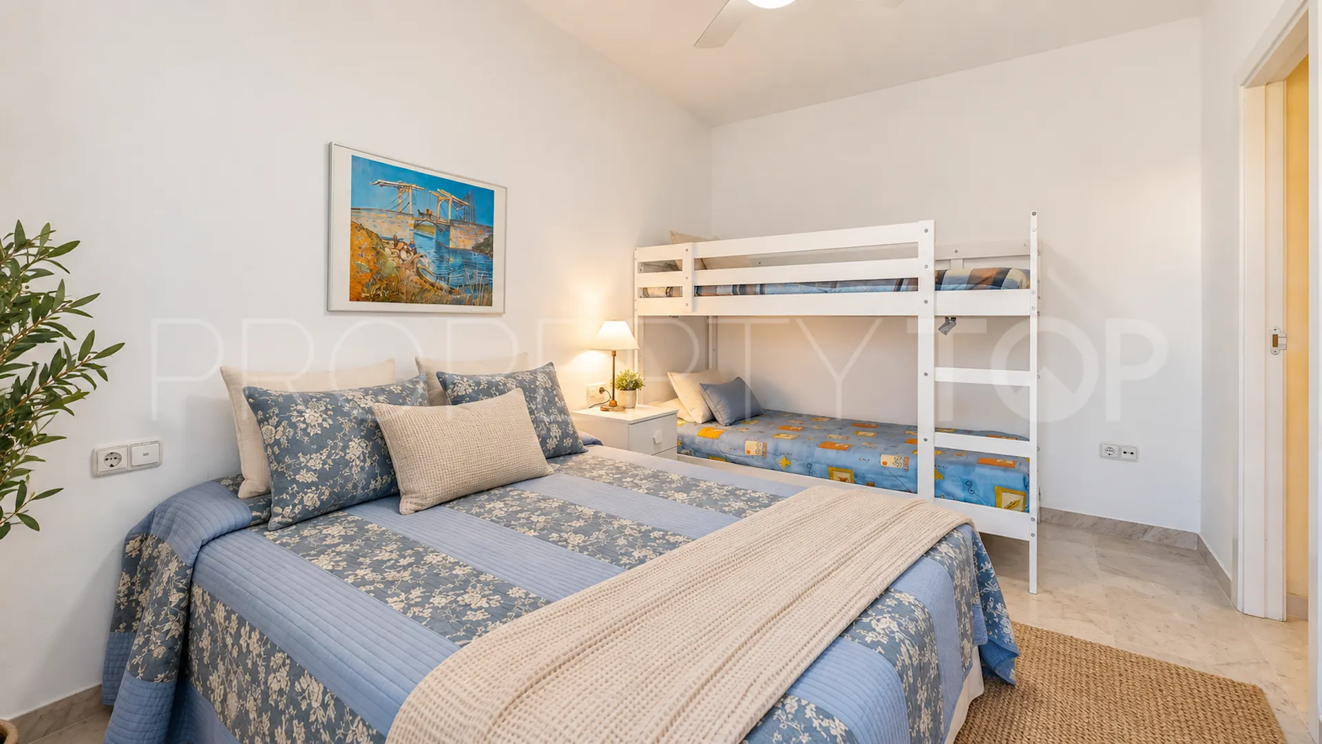 Apartamento en venta en Bahia de Marbella de 2 dormitorios