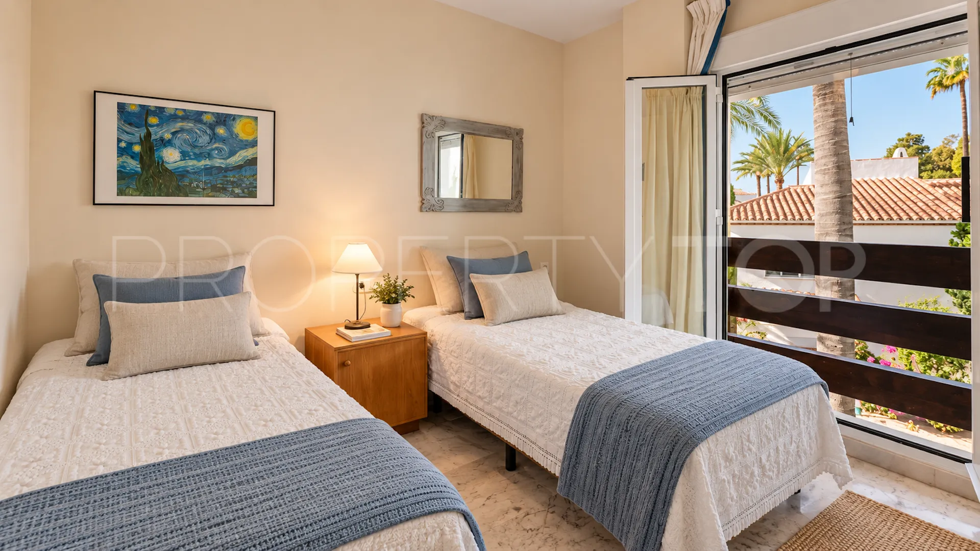 Apartamento en venta en Bahia de Marbella de 2 dormitorios