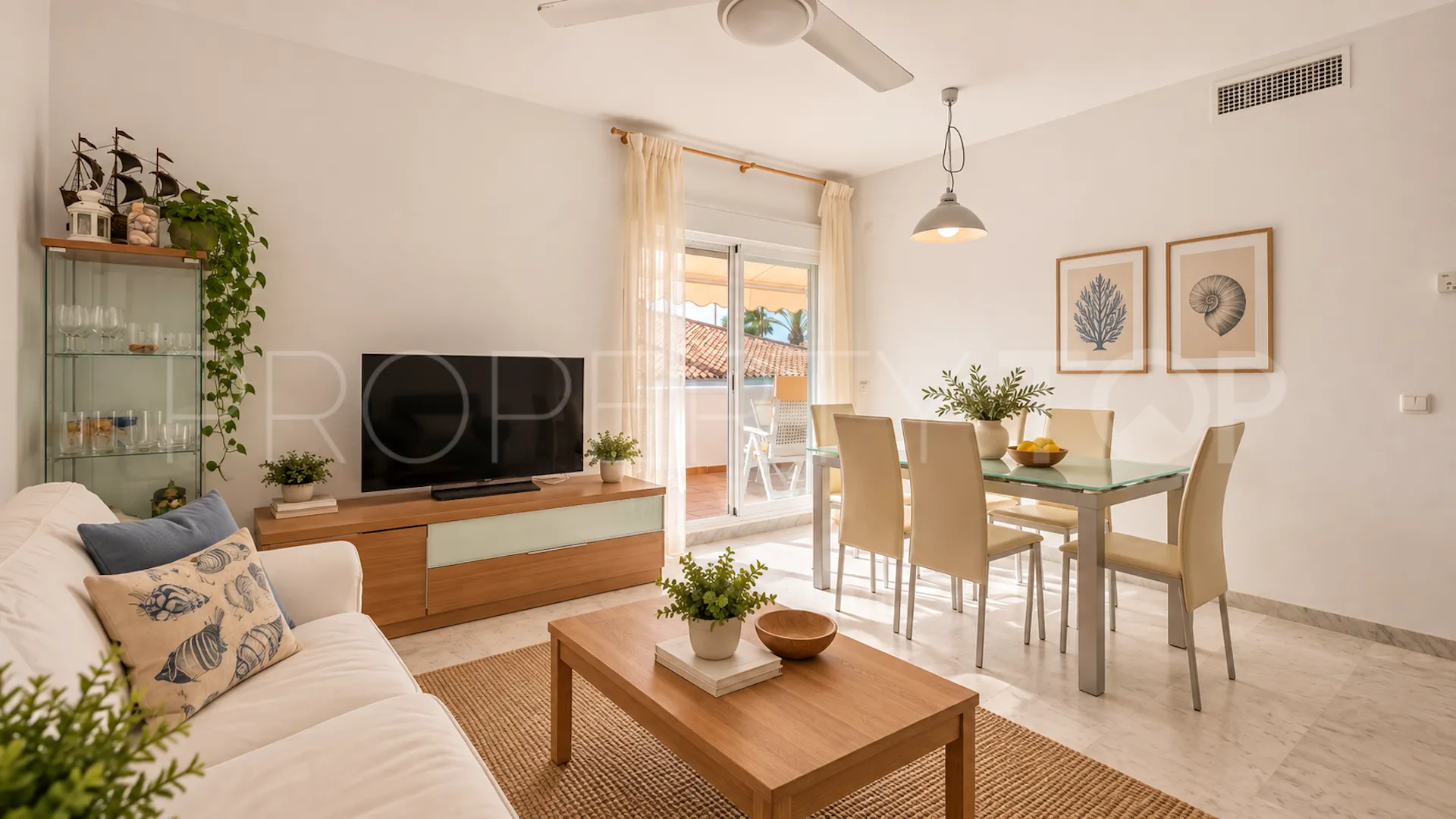 Apartamento en venta en Bahia de Marbella de 2 dormitorios