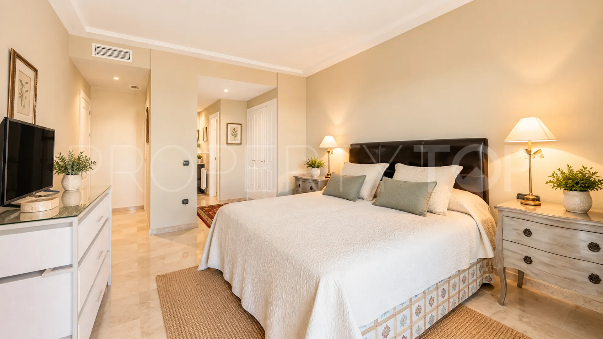 For sale El Rosario penthouse with 3 bedrooms