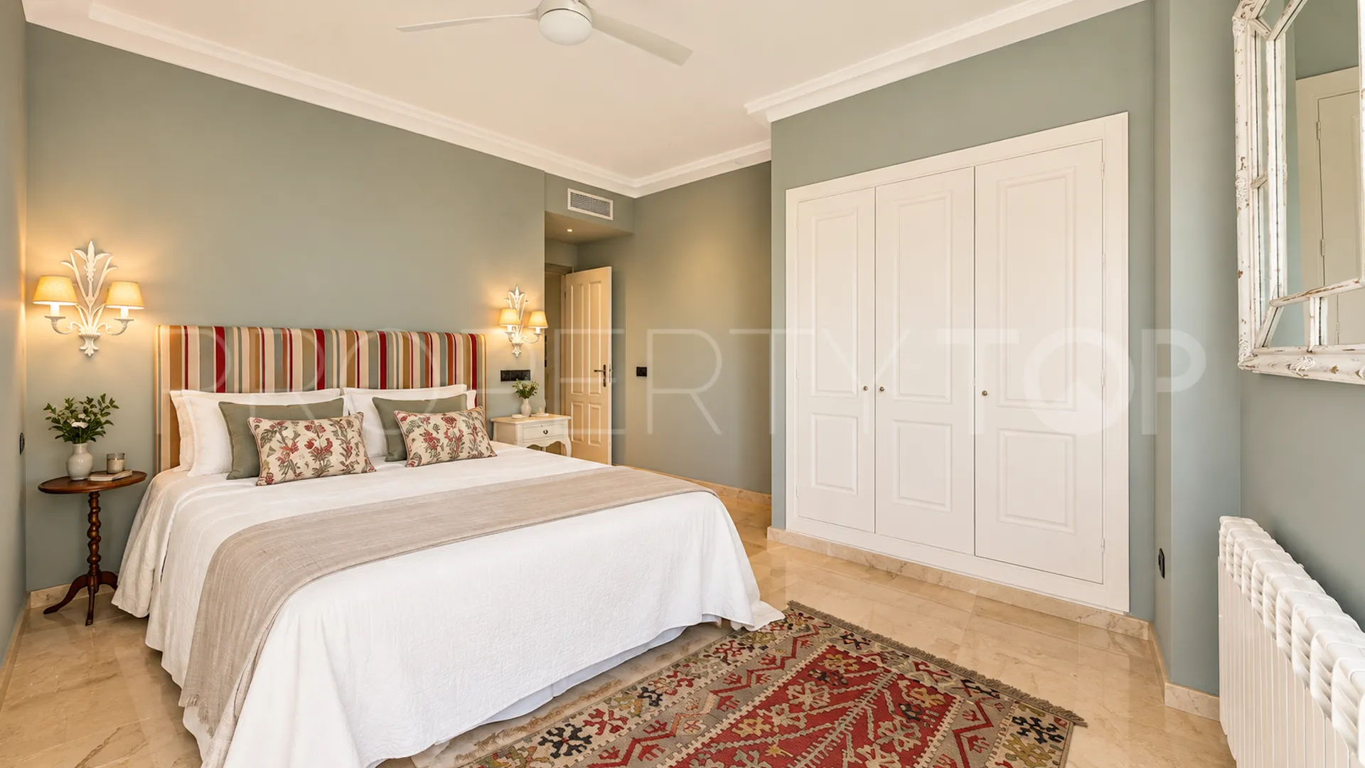 For sale El Rosario penthouse with 3 bedrooms