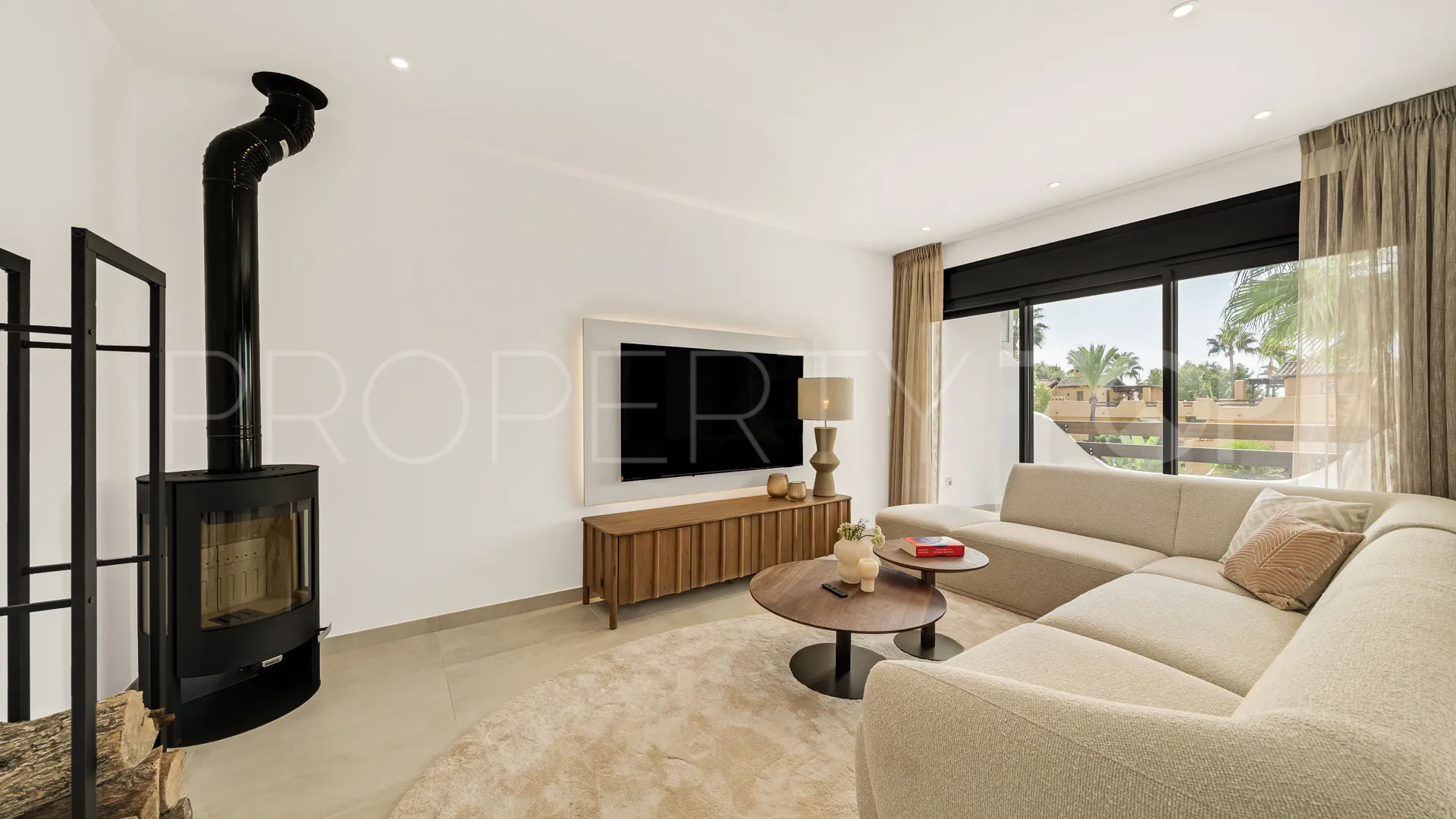 3 bedrooms town house in Golden Mile for sale