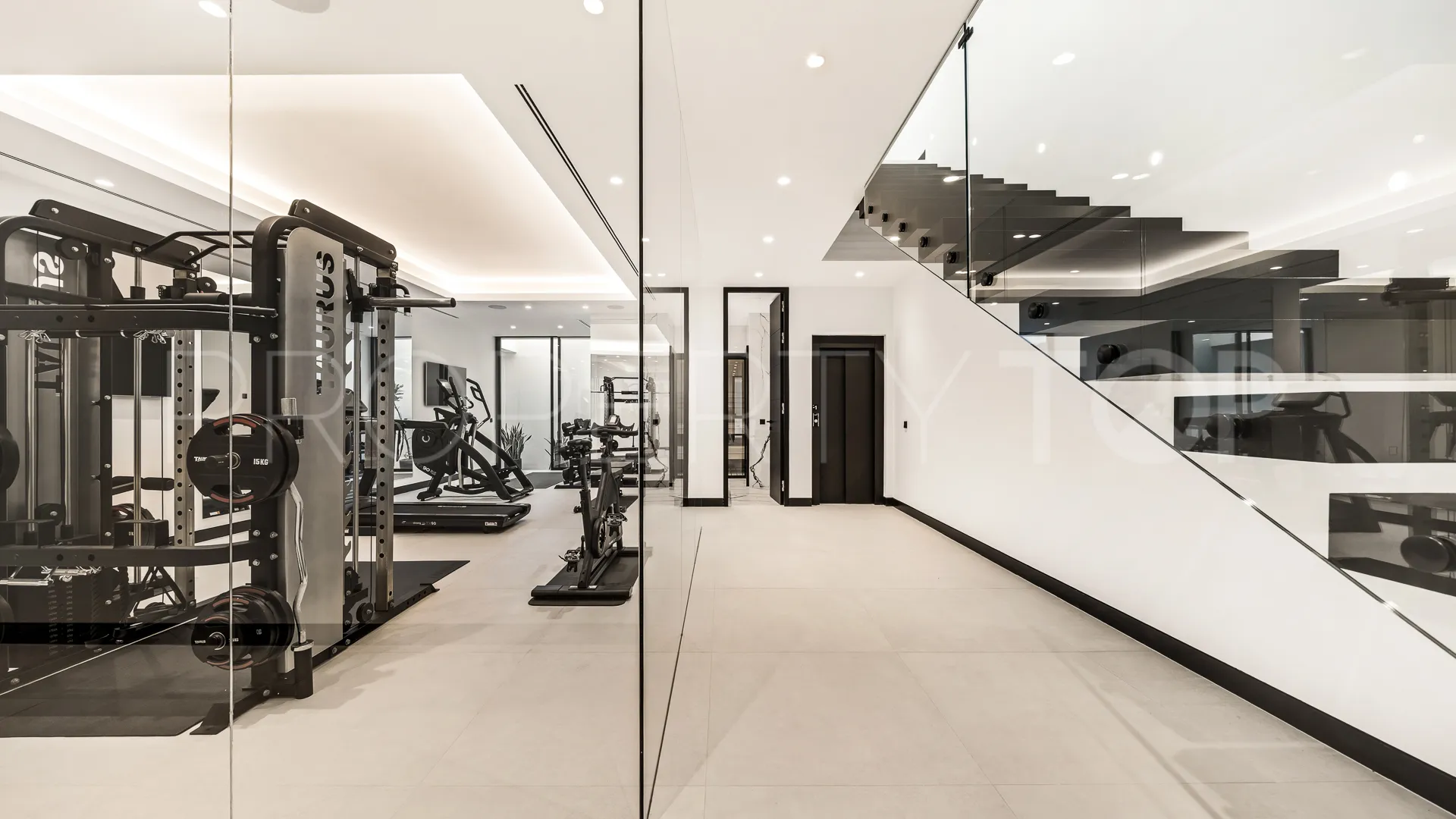 Villa a la venta en Marbella Golden Mile