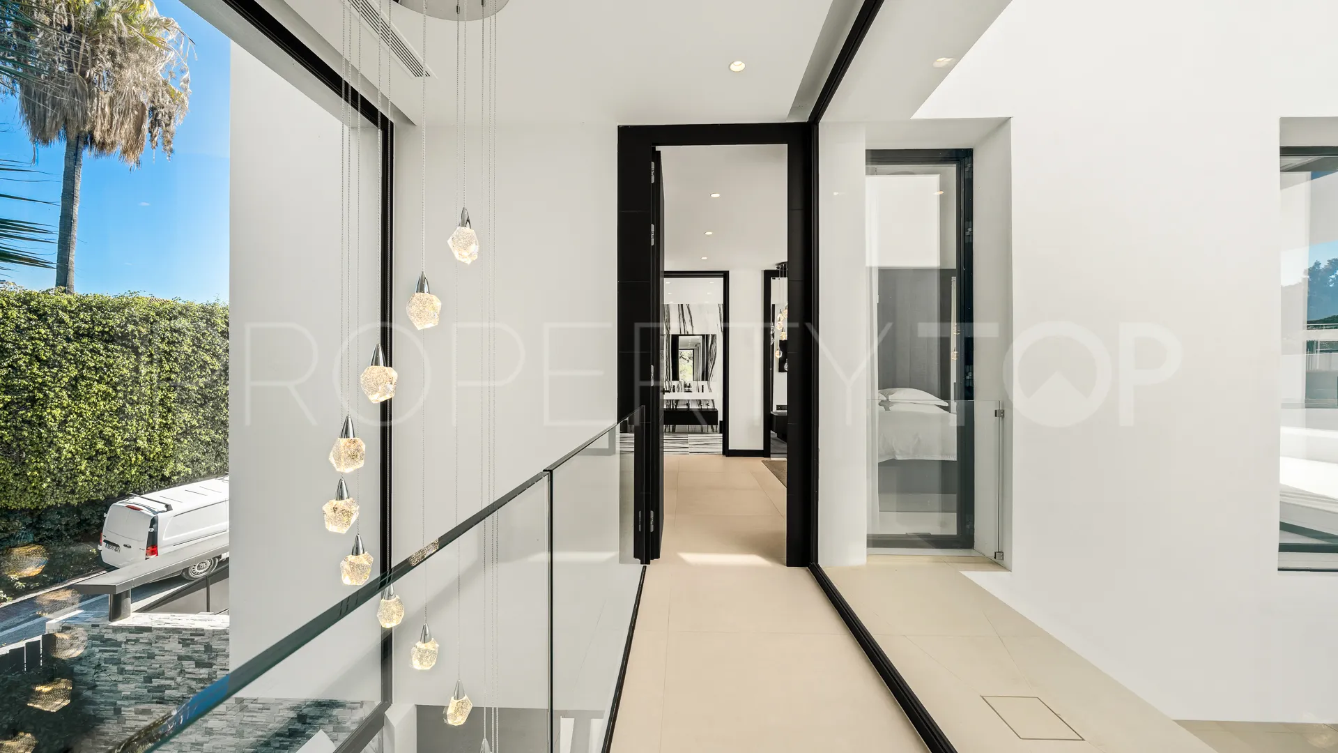 Villa a la venta en Marbella Golden Mile