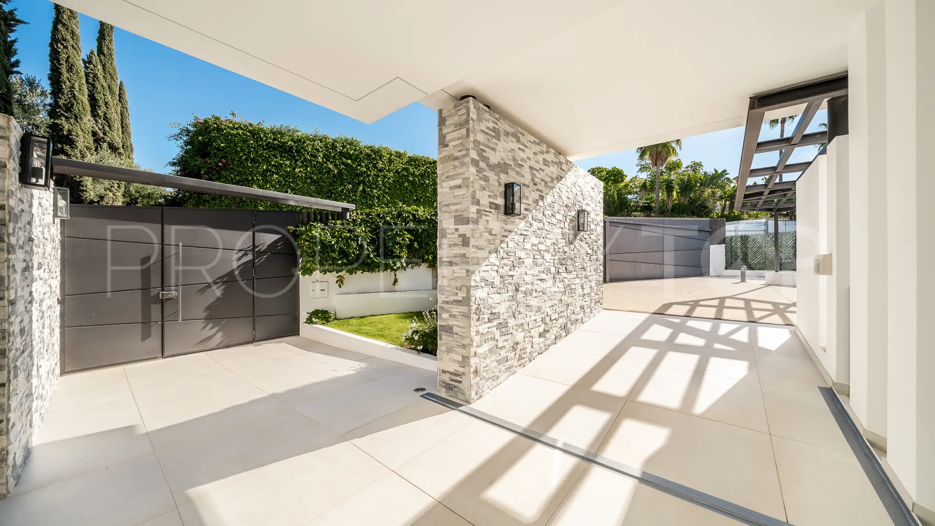 Villa a la venta en Marbella Golden Mile