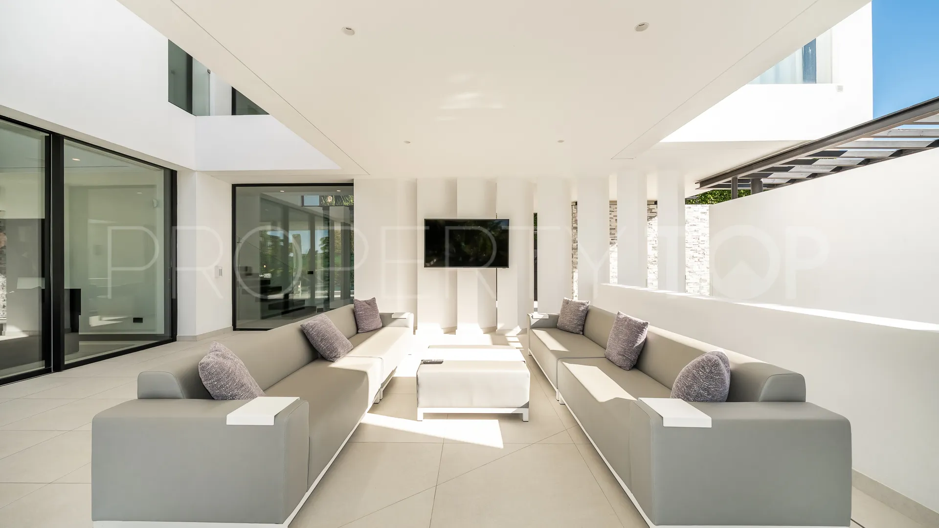 Villa a la venta en Marbella Golden Mile