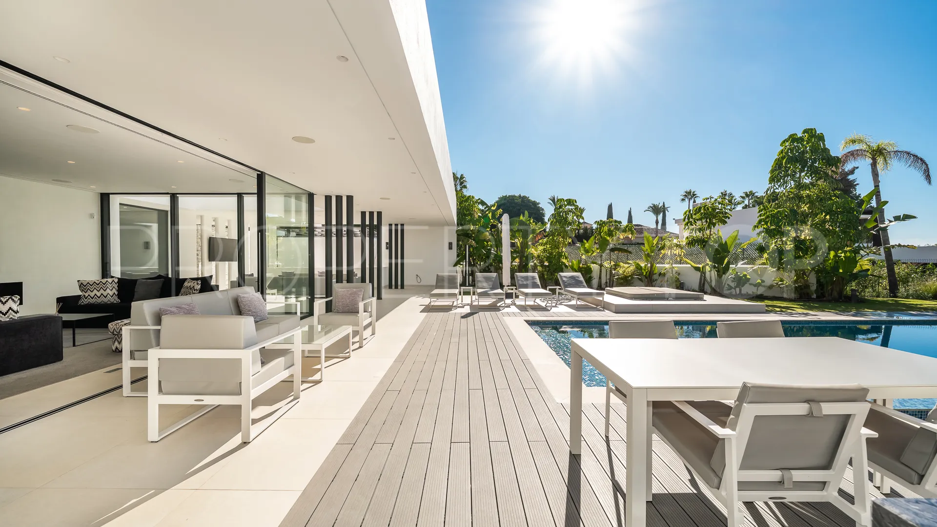Villa a la venta en Marbella Golden Mile