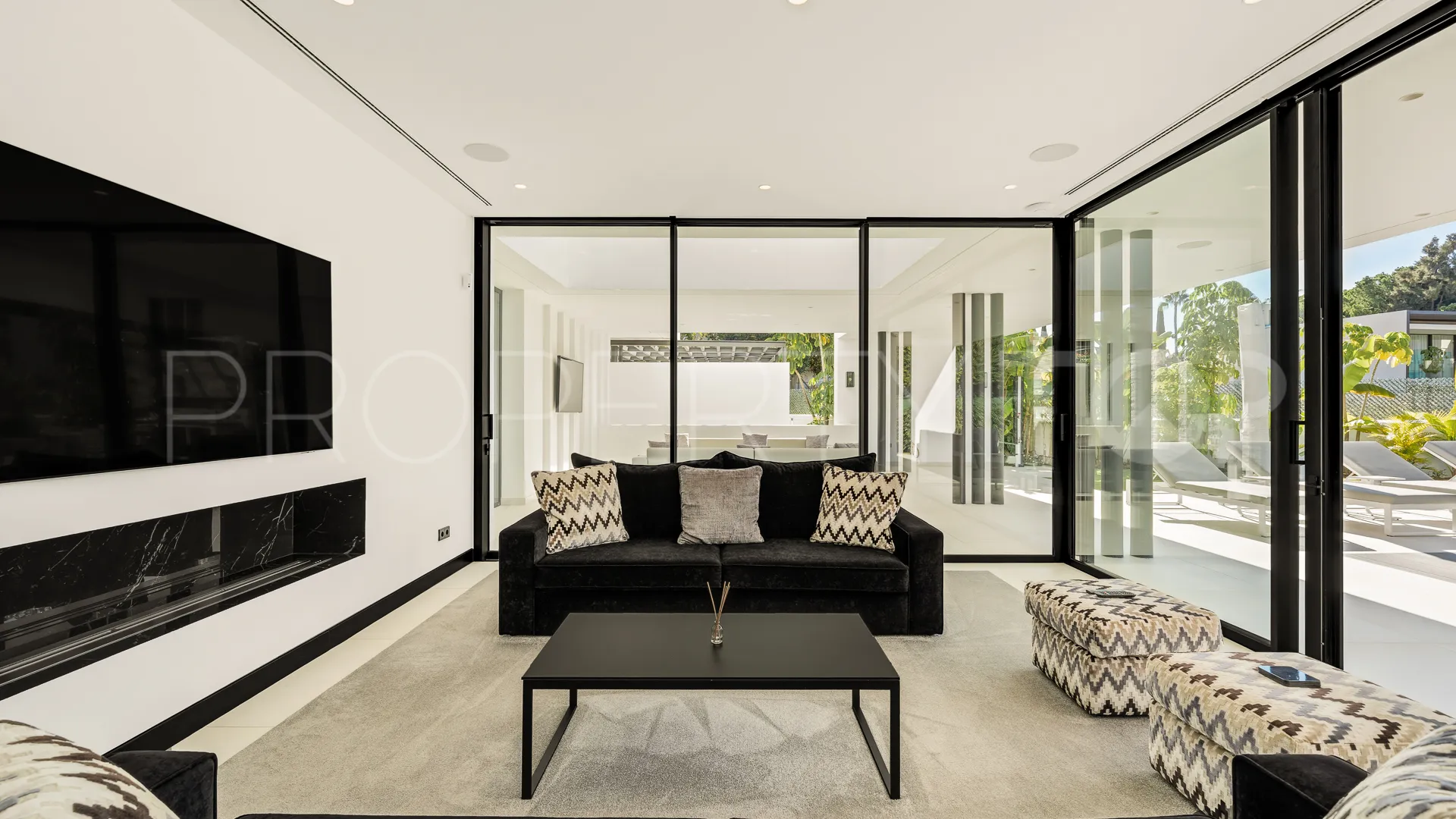 Villa a la venta en Marbella Golden Mile