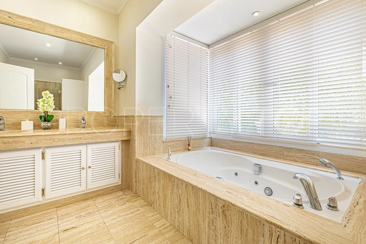 Villa a la venta de 6 dormitorios en Los Flamingos Golf