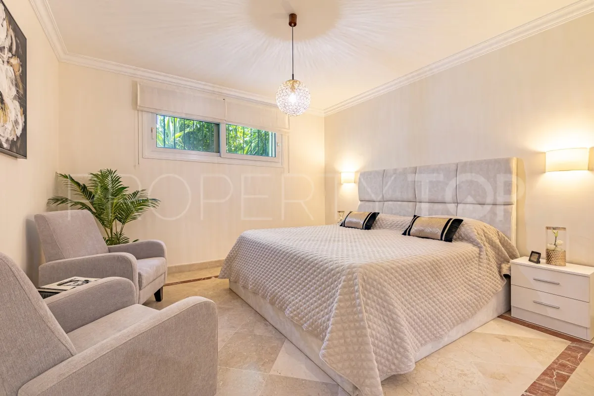Villa a la venta de 6 dormitorios en Los Flamingos Golf