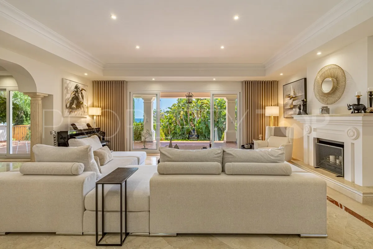 Villa a la venta de 6 dormitorios en Los Flamingos Golf