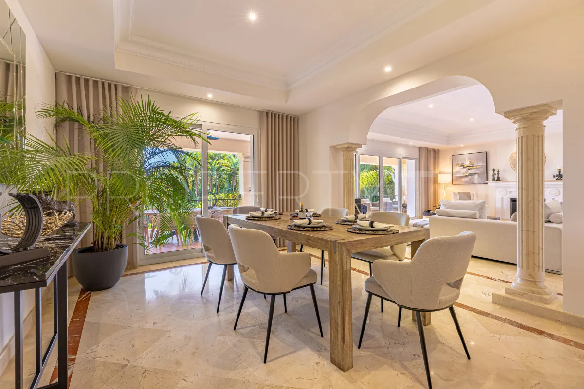 Villa a la venta de 6 dormitorios en Los Flamingos Golf
