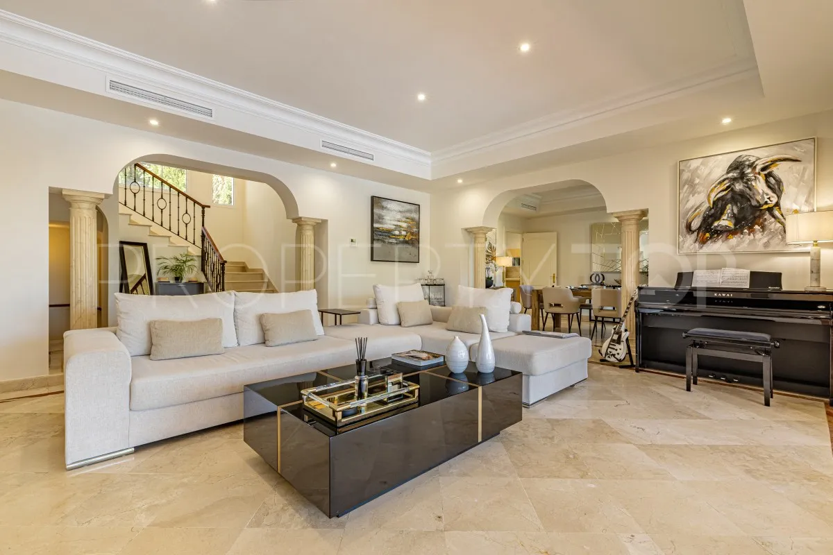 Villa a la venta de 6 dormitorios en Los Flamingos Golf