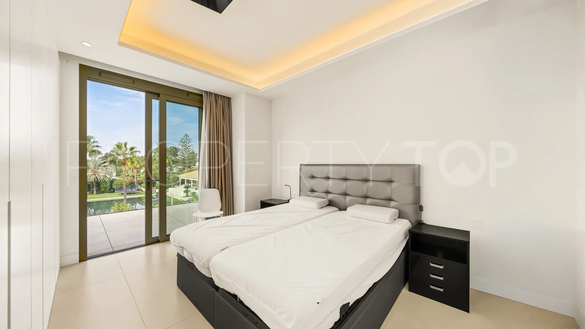 Penthouse with 3 bedrooms for sale in Golden Mile