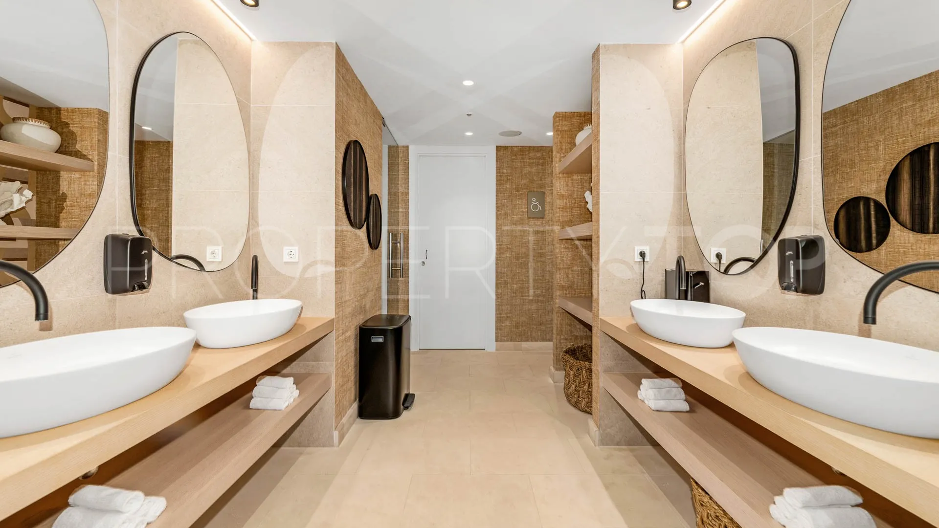 Apartamento planta baja en venta en La Quinta