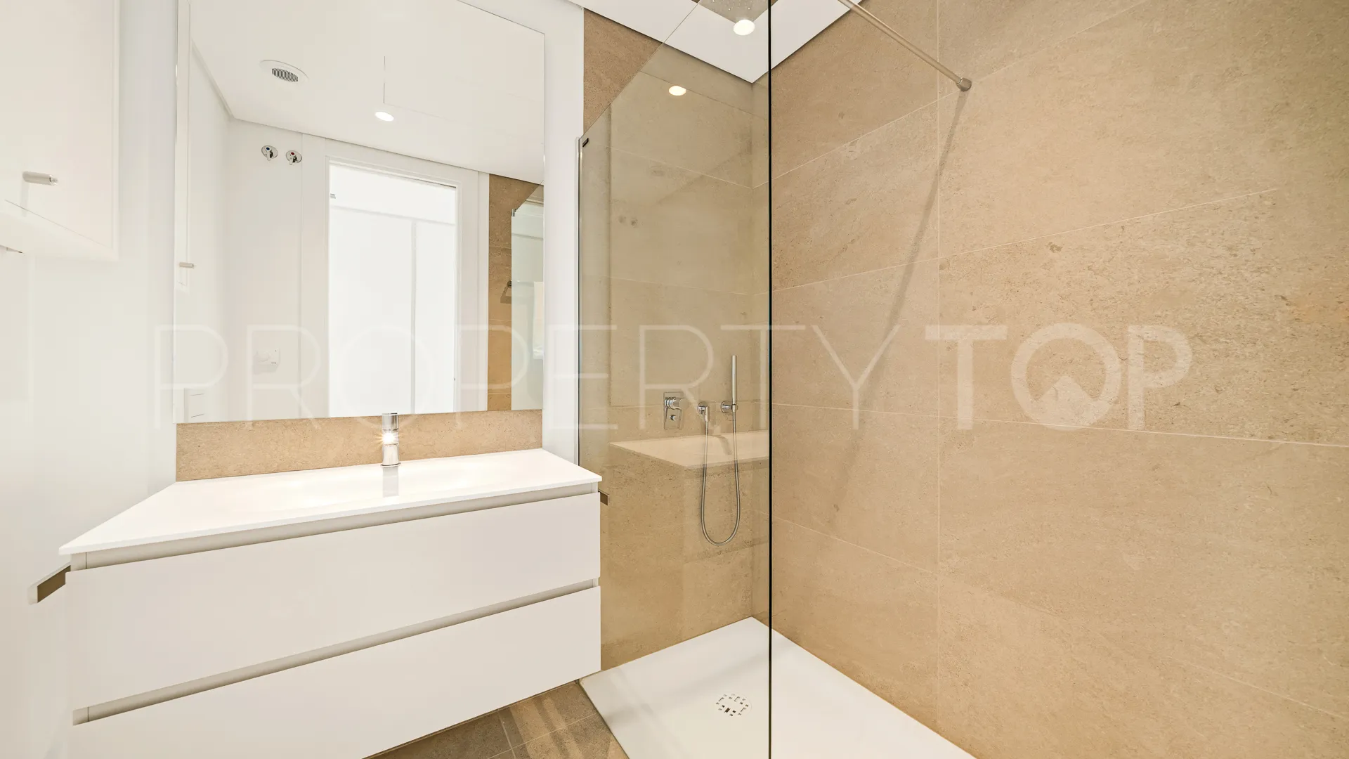 Apartamento planta baja en venta en La Quinta