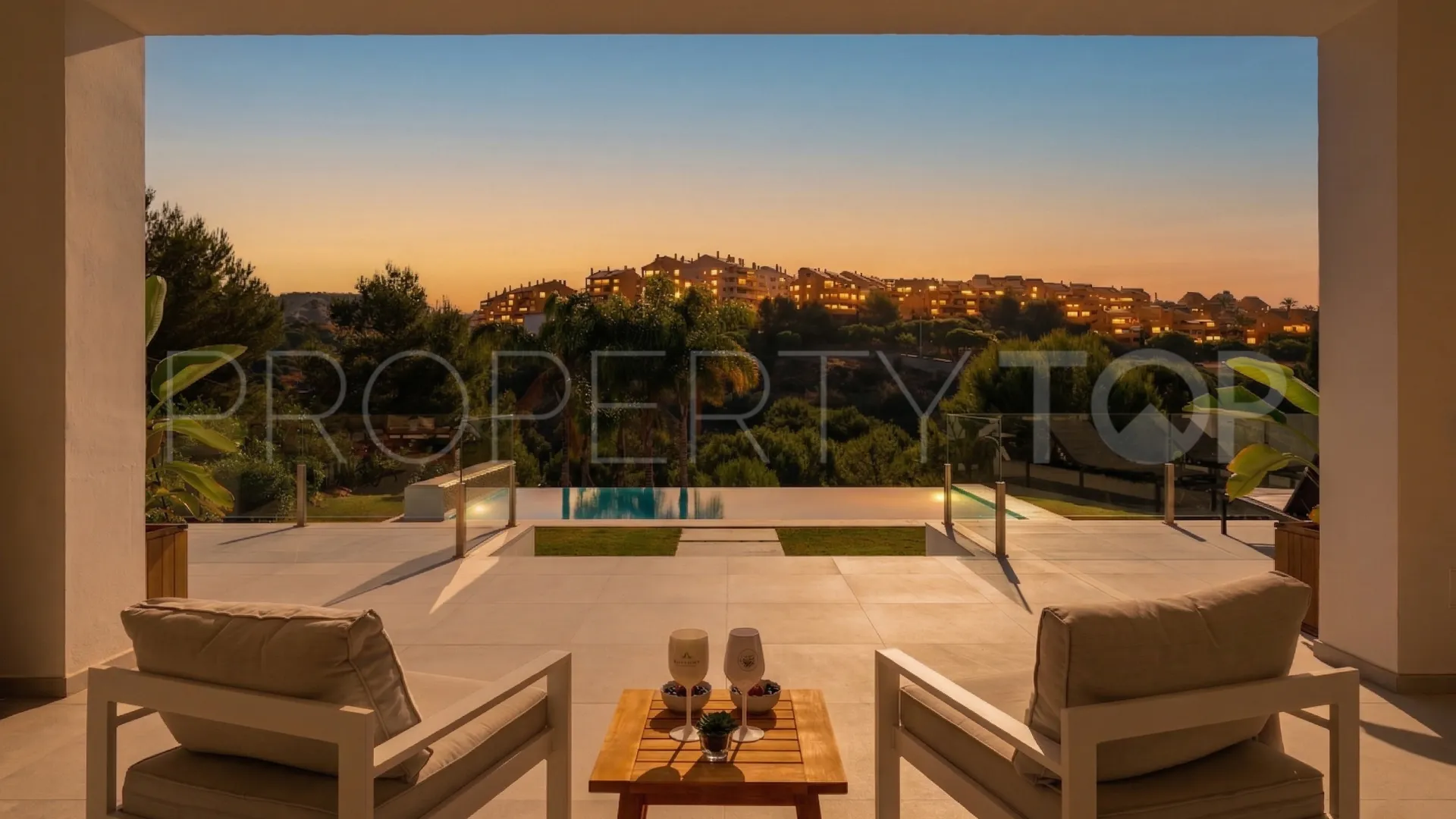 Elviria 5 bedrooms villa for sale