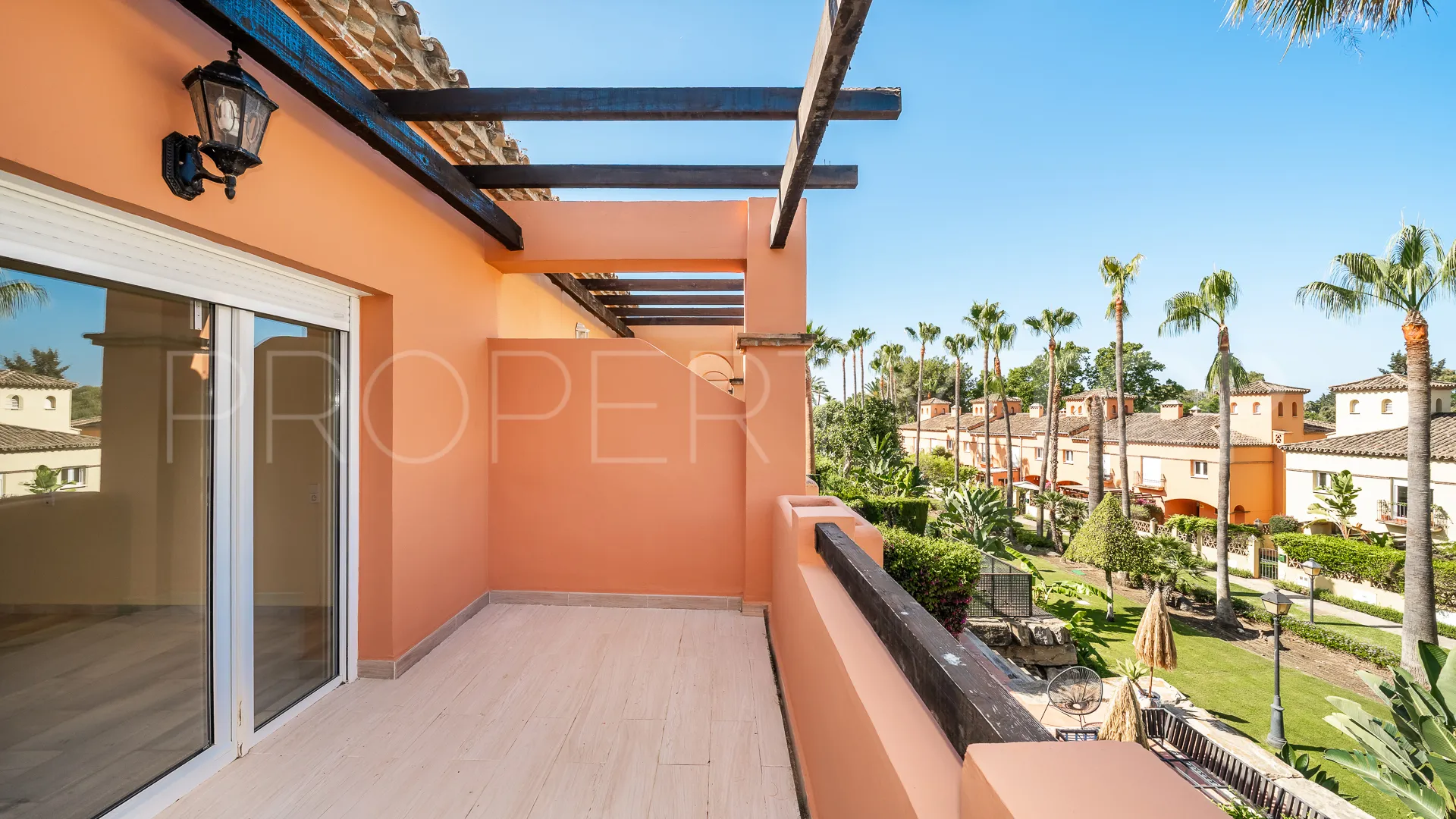 Adosado en venta en Guadalmina Baja