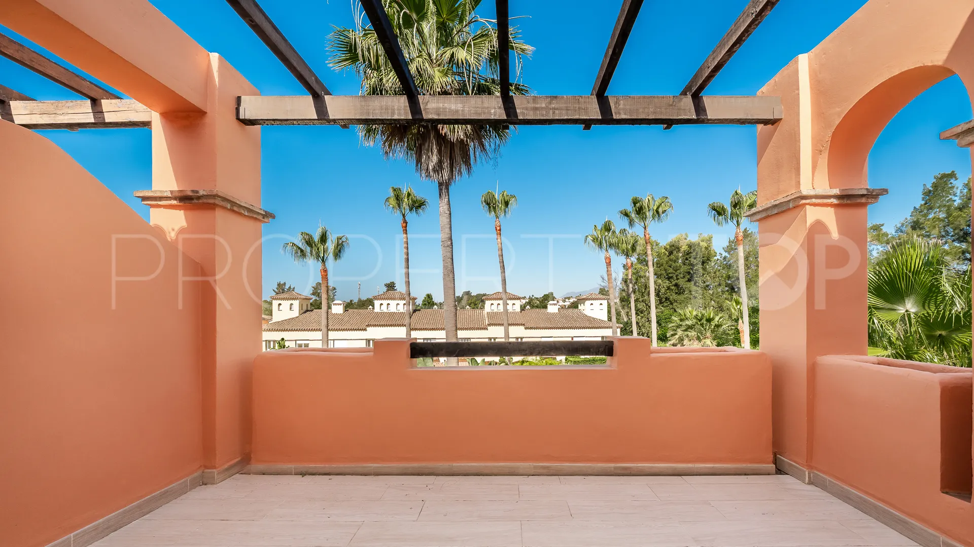 Adosado en venta en Guadalmina Baja