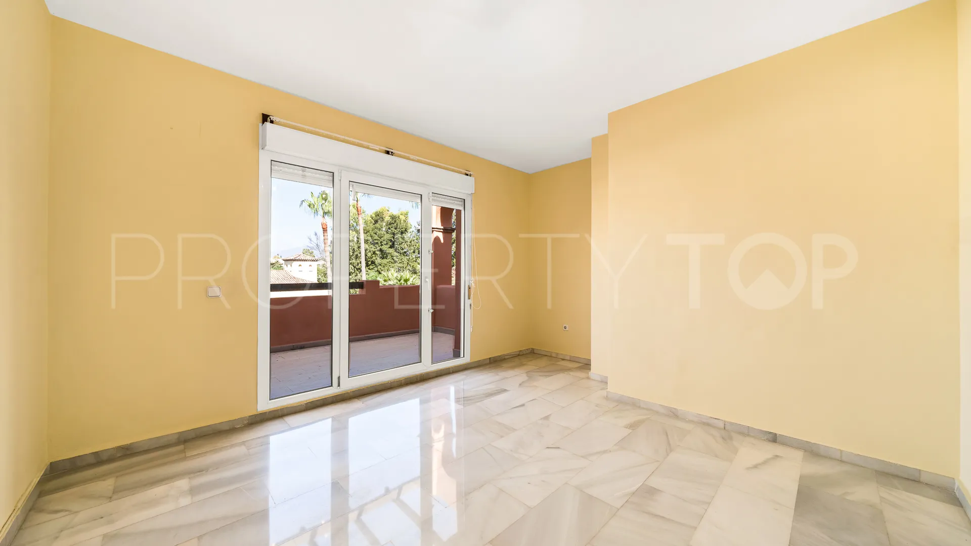 Adosado en venta en Guadalmina Baja